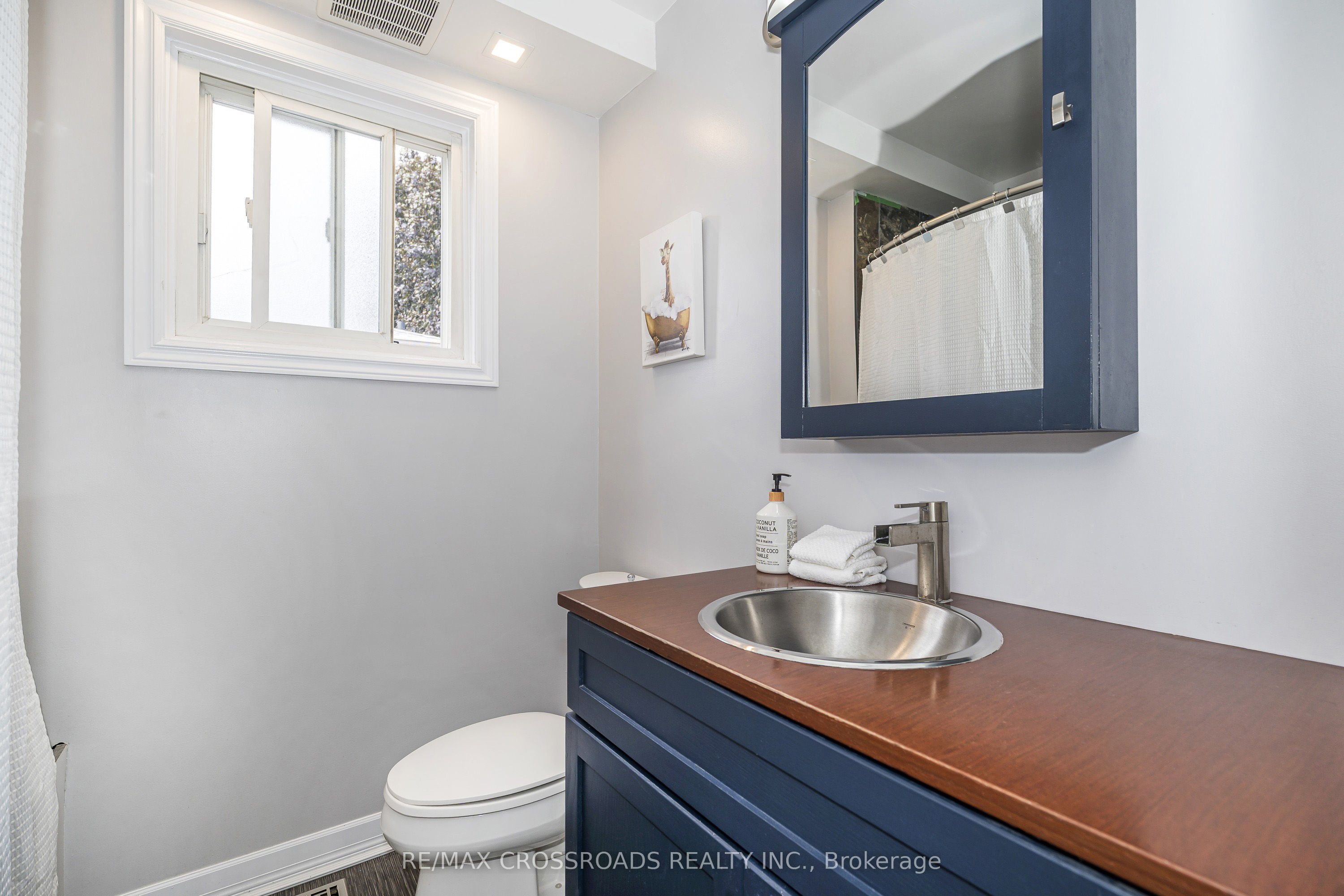655 Dodsworth Crescent Property Photo 25