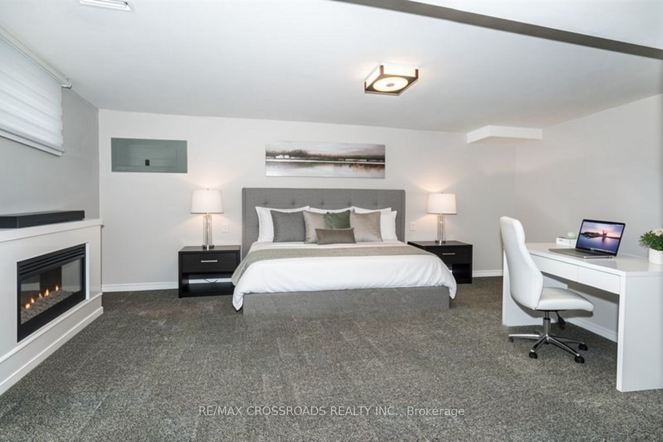 655 Dodsworth Crescent Property Photo 31