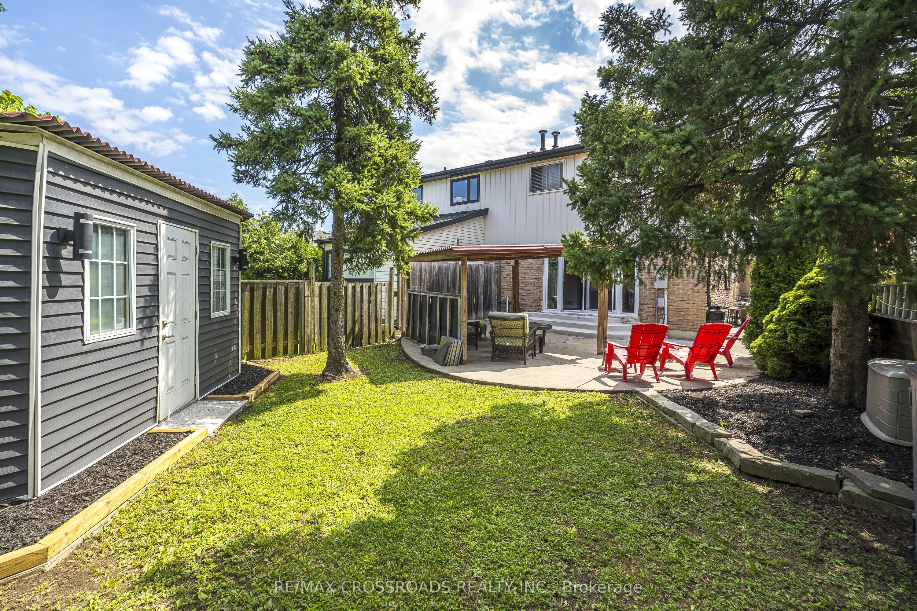 655 Dodsworth Crescent Property Photo 40