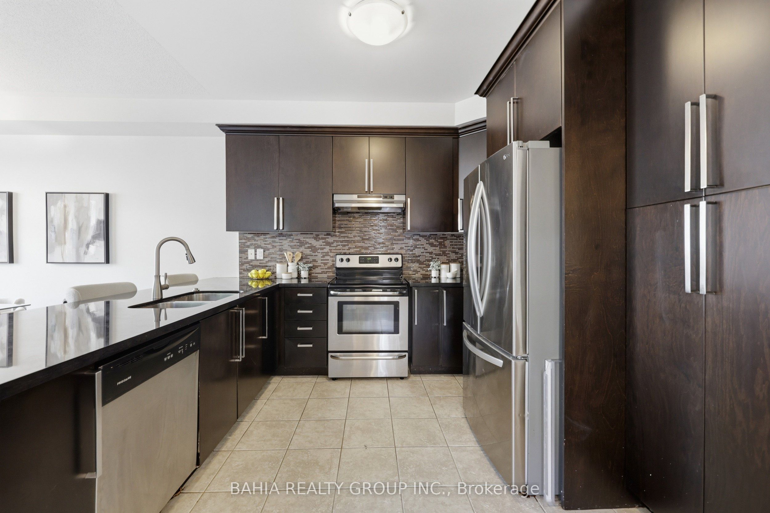55 Cedar Lake Crescent E Property Photo 13