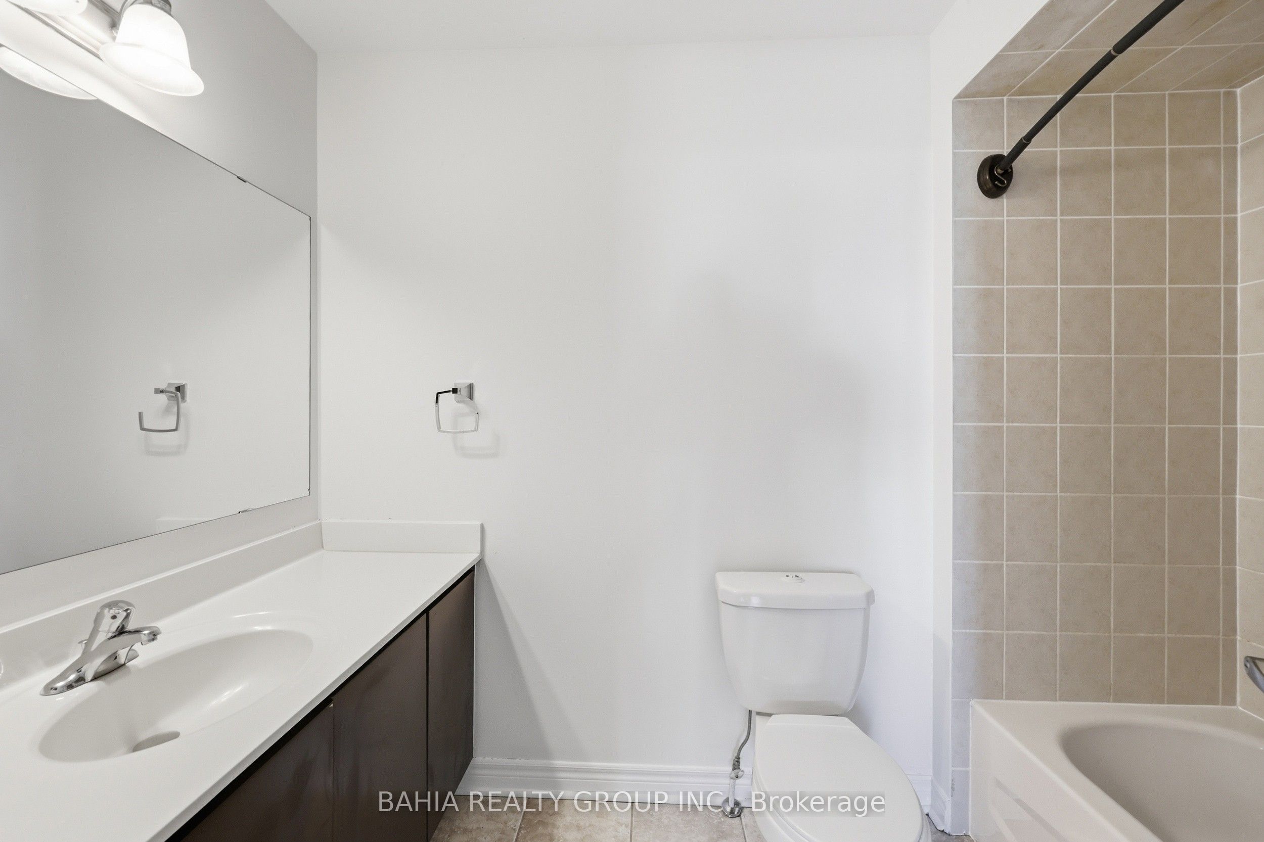 55 Cedar Lake Crescent E Property Photo 27