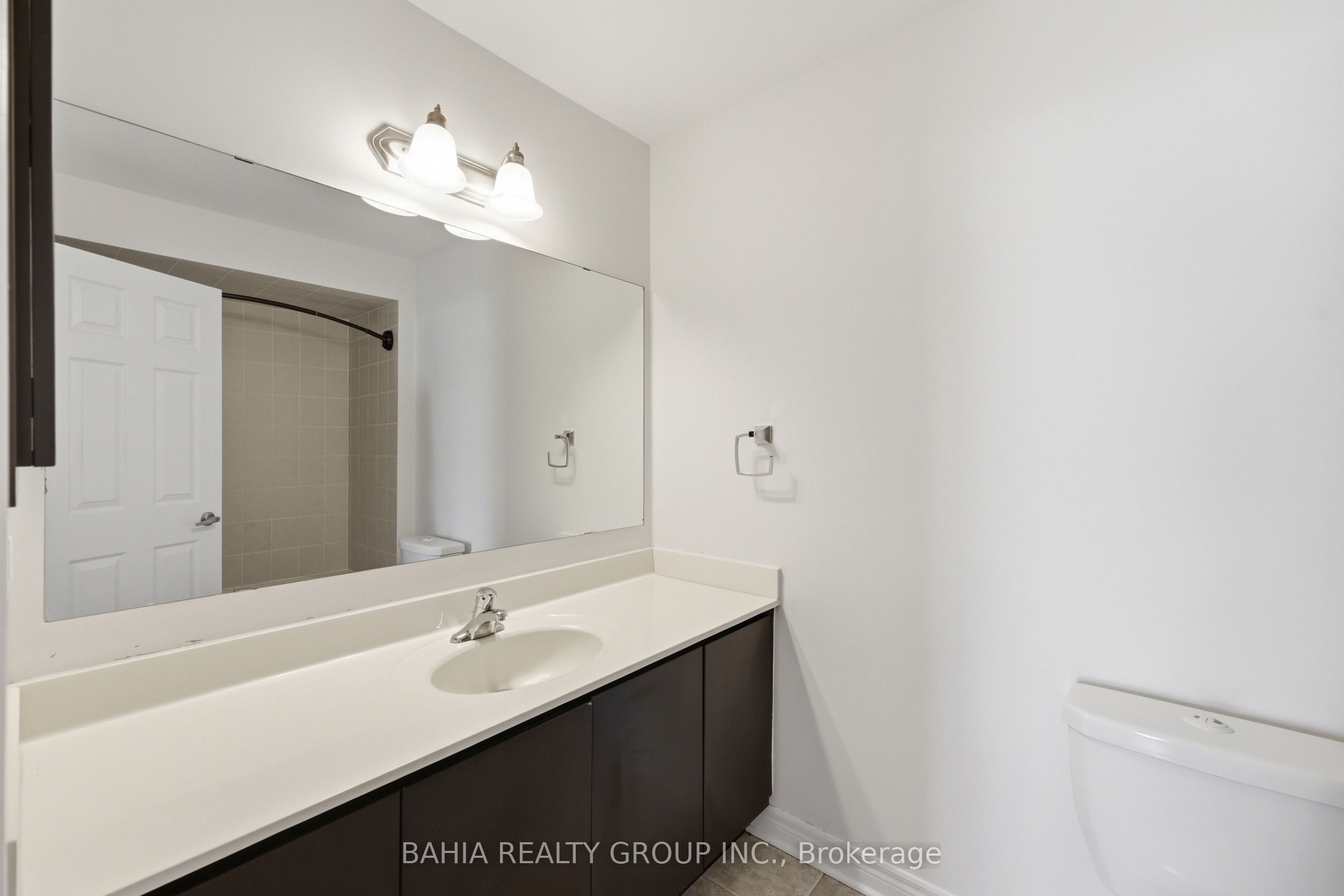 55 Cedar Lake Crescent E Property Photo 28