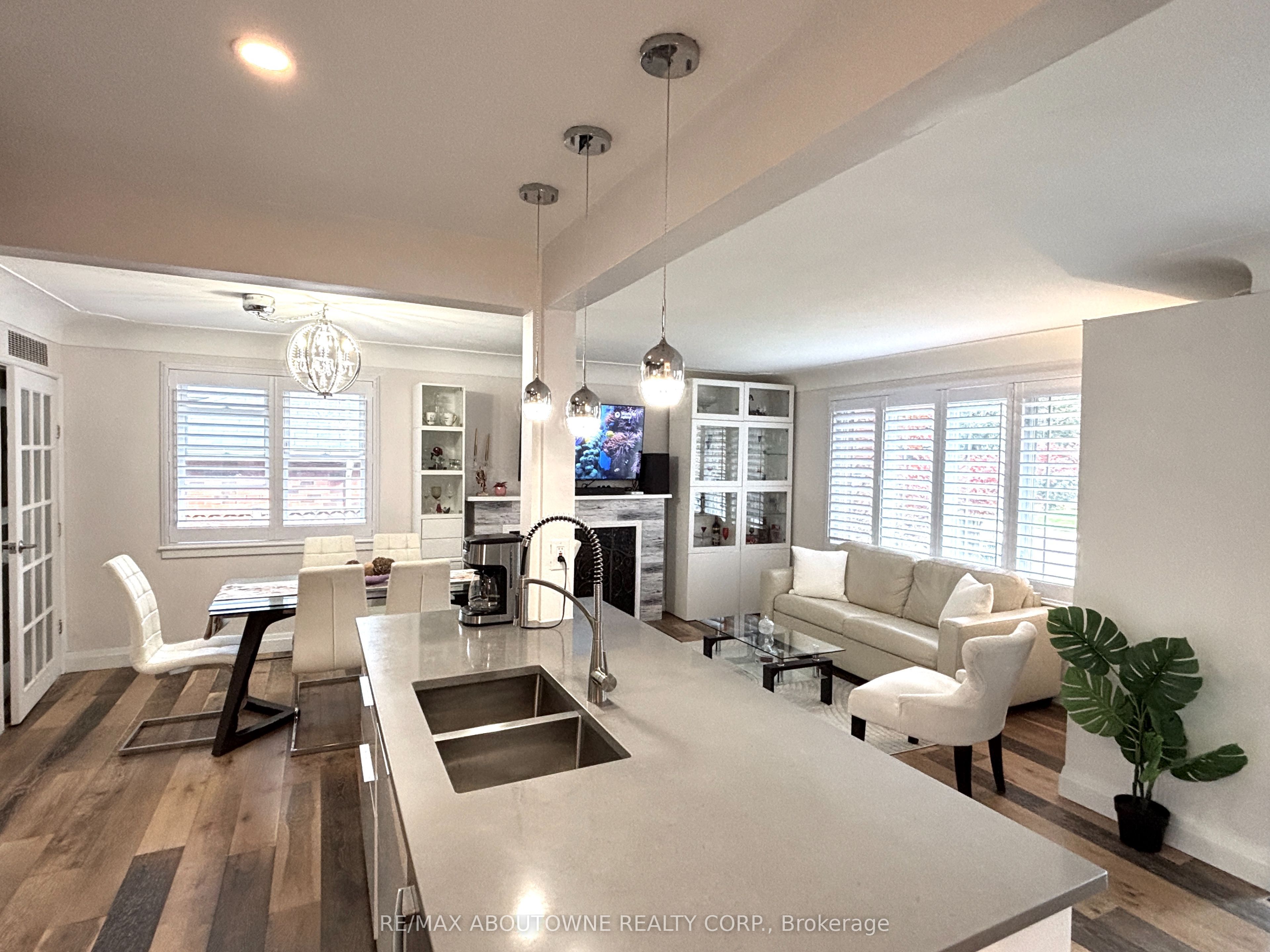 2105 Maplewood Drive Property Photo 16