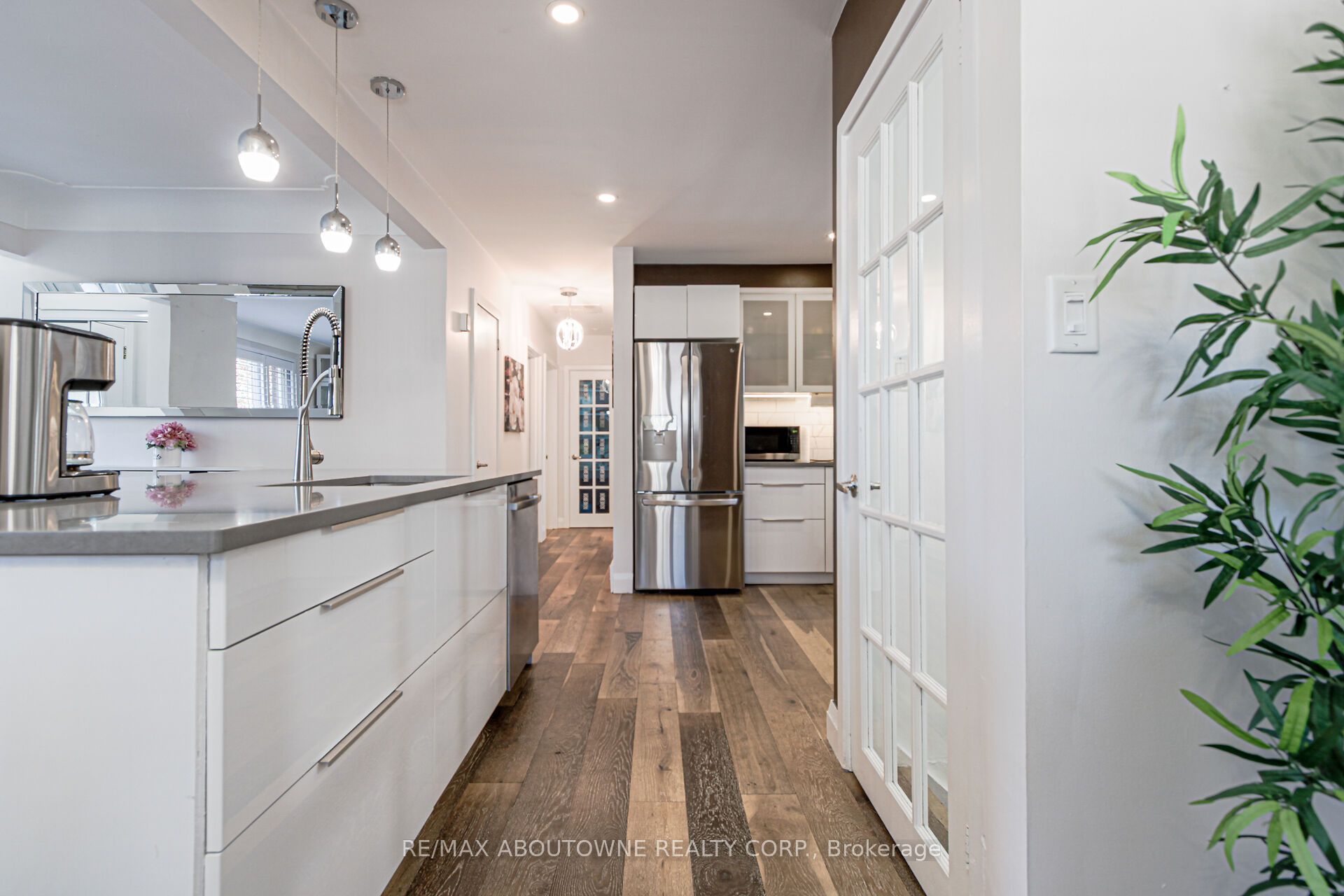 2105 Maplewood Drive Property Photo 17