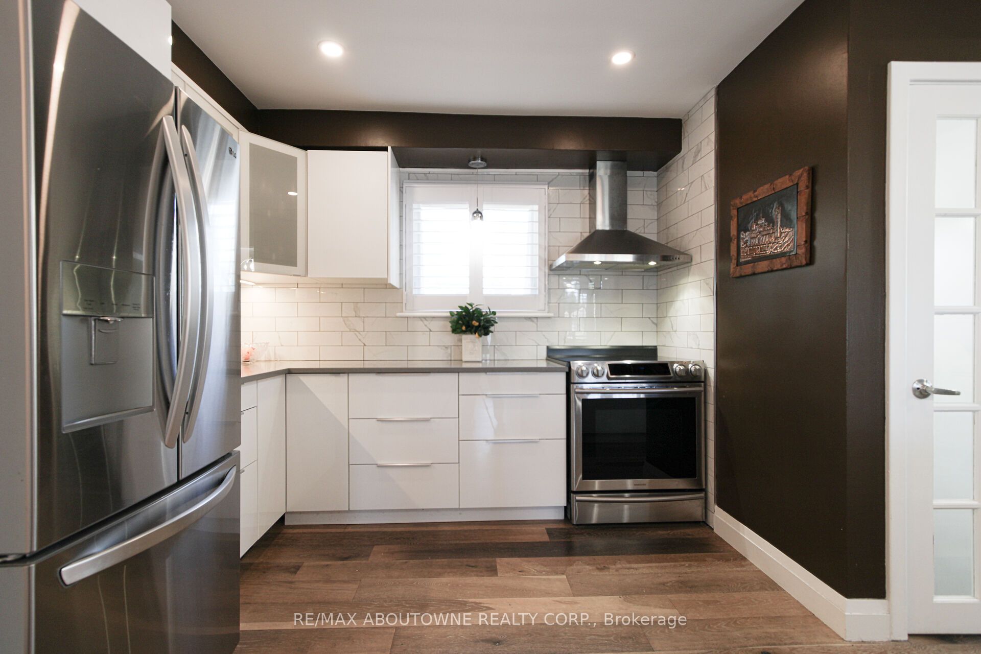 2105 Maplewood Drive Property Photo 19