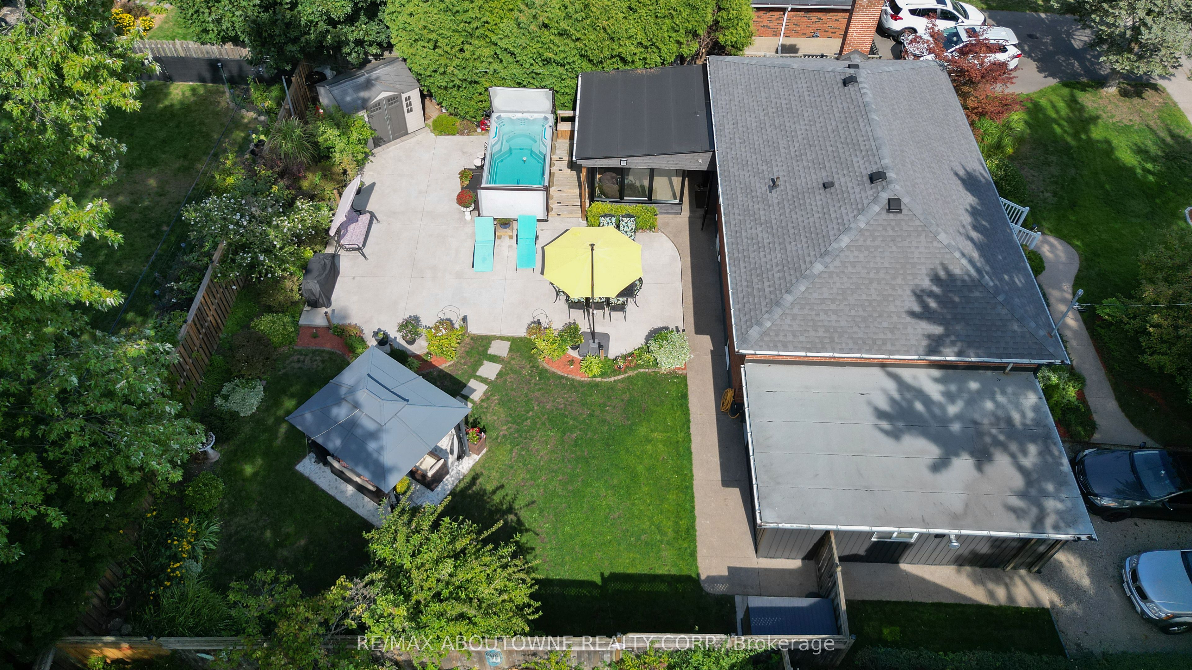 2105 Maplewood Drive Property Photo 48