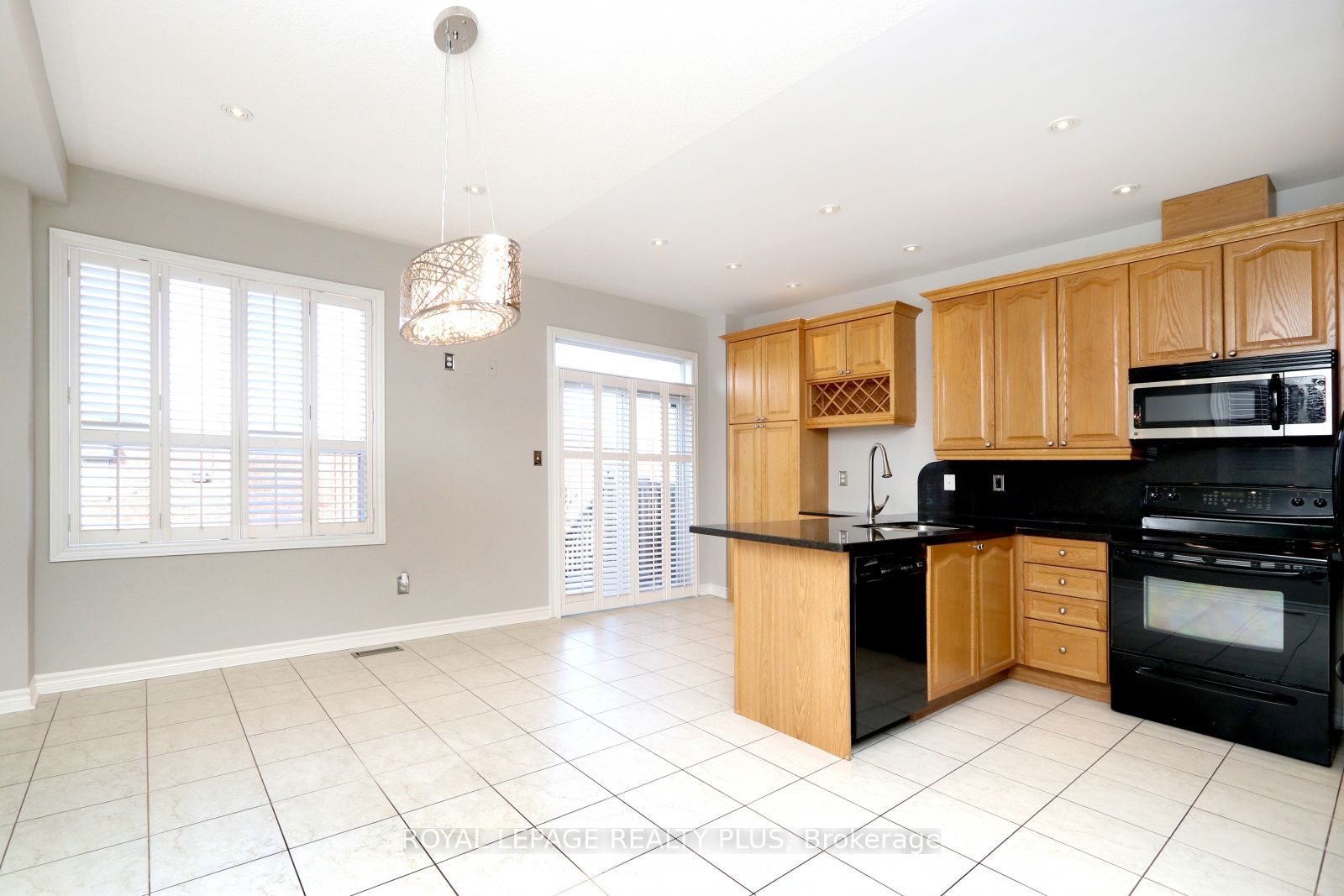 3656 Twinmaple Drive Property Photo 3