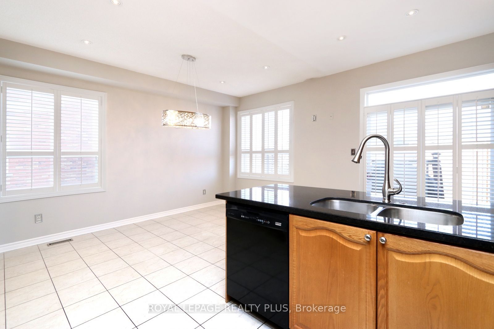 3656 Twinmaple Drive Property Photo 6