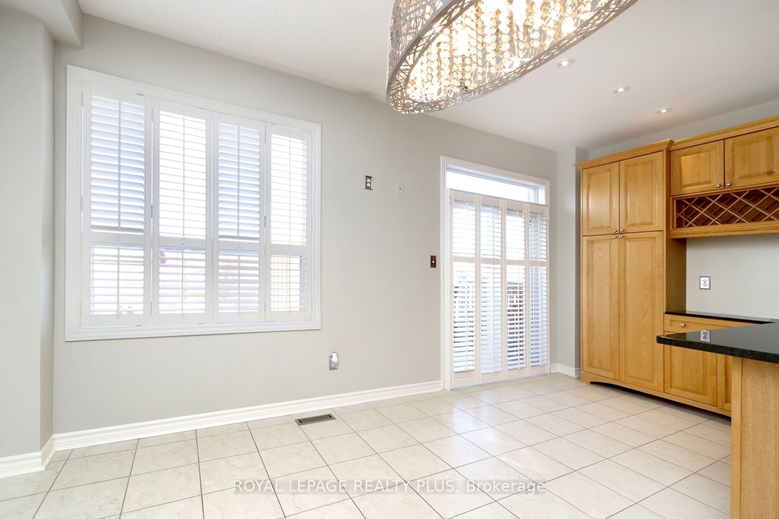 3656 Twinmaple Drive Property Photo 7