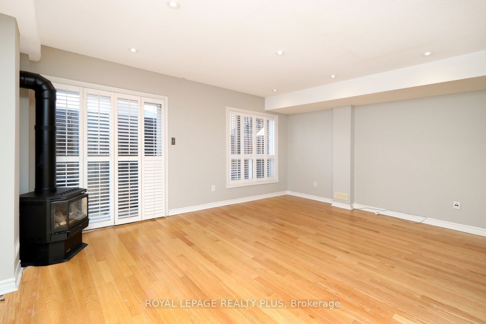 3656 Twinmaple Drive Property Photo 19