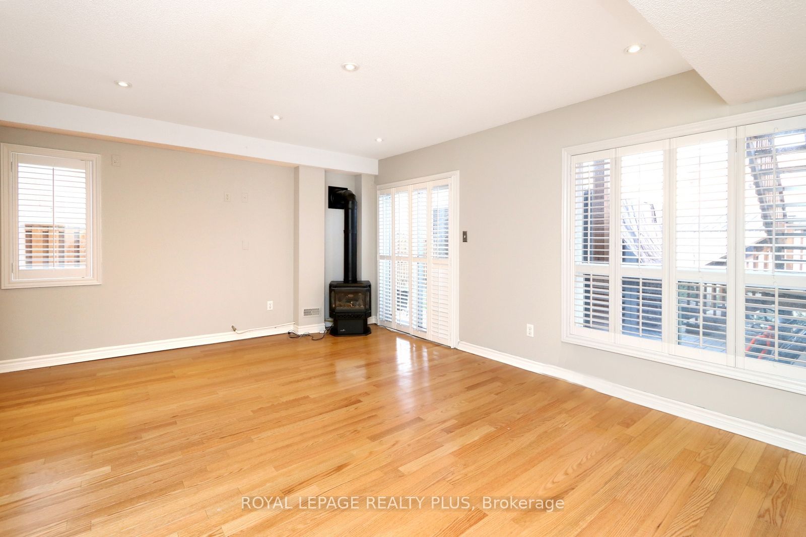 3656 Twinmaple Drive Property Photo 20