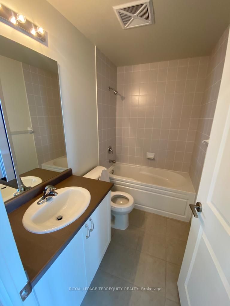 349 Rathburn Road W 1819 Property Photo 6