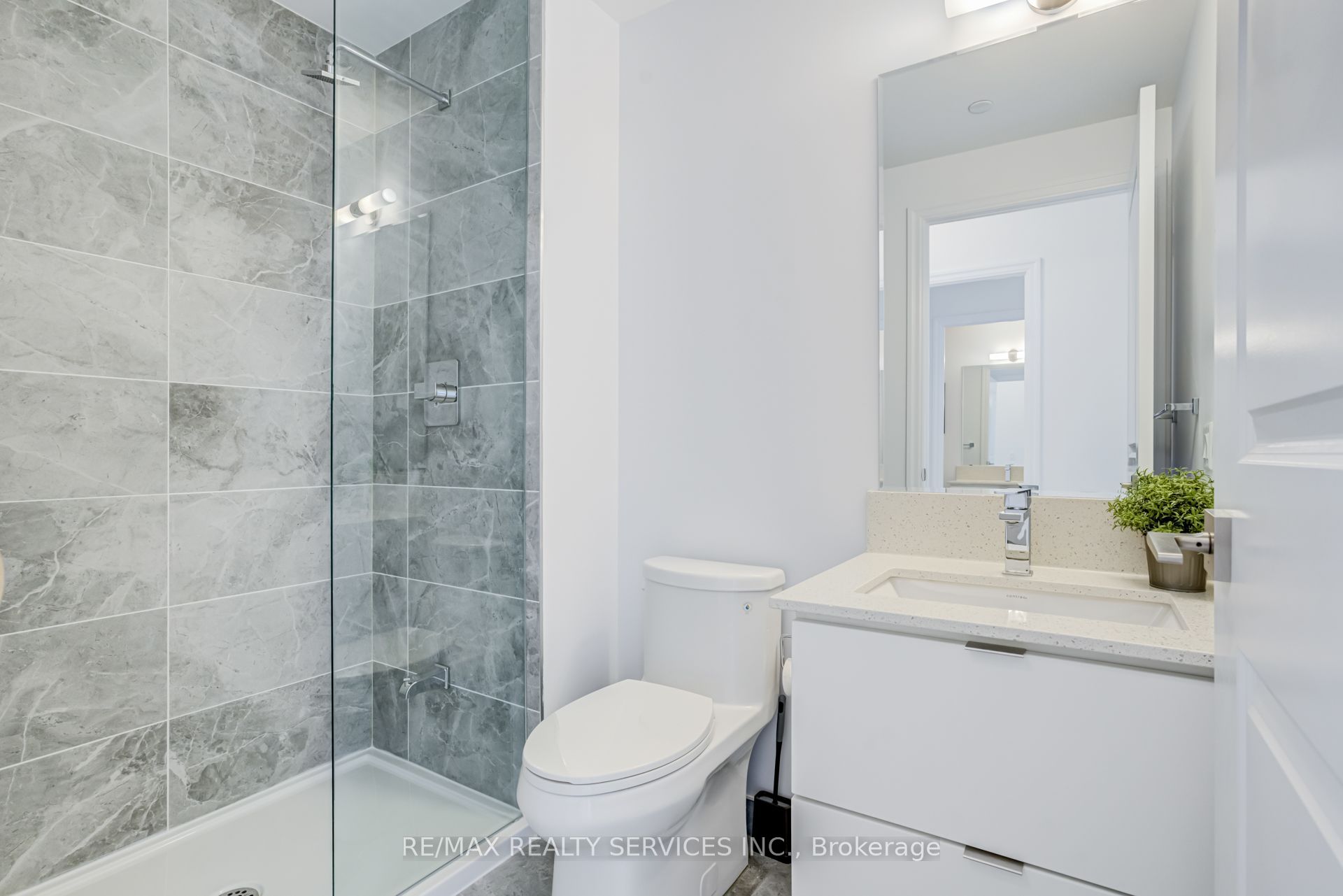 30 Elm Drive W 308 Property Photo 24