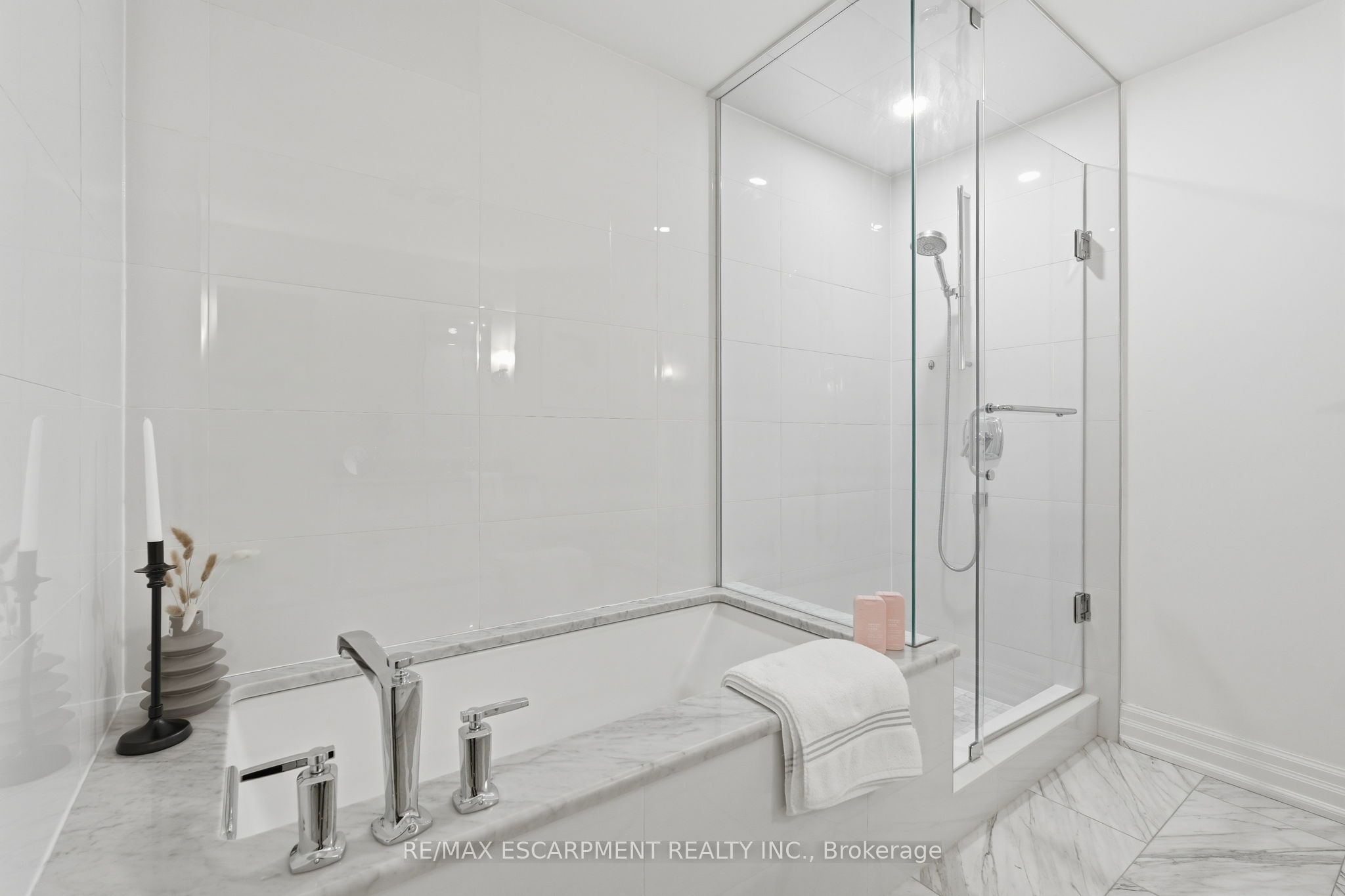 2060 Lakeshore Road 310 Property Photo 27