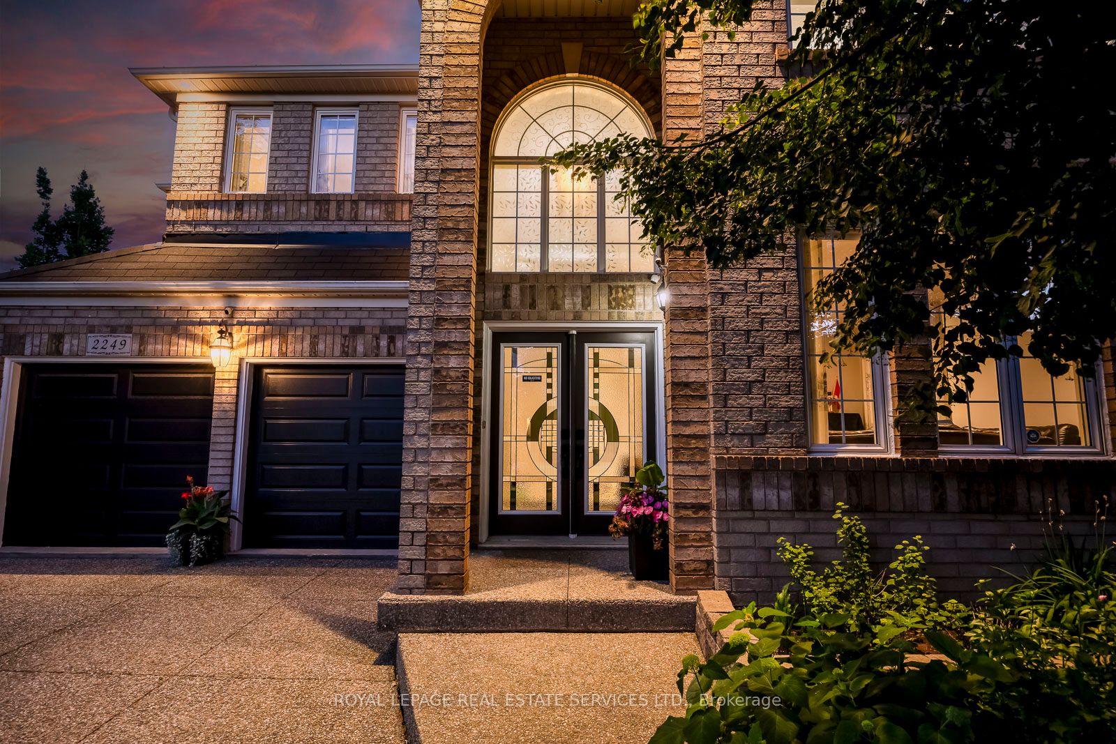 2249 Glazebrook Circle Property Photo 3
