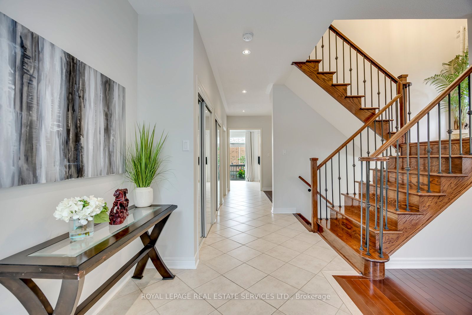 2249 Glazebrook Circle Property Photo 11