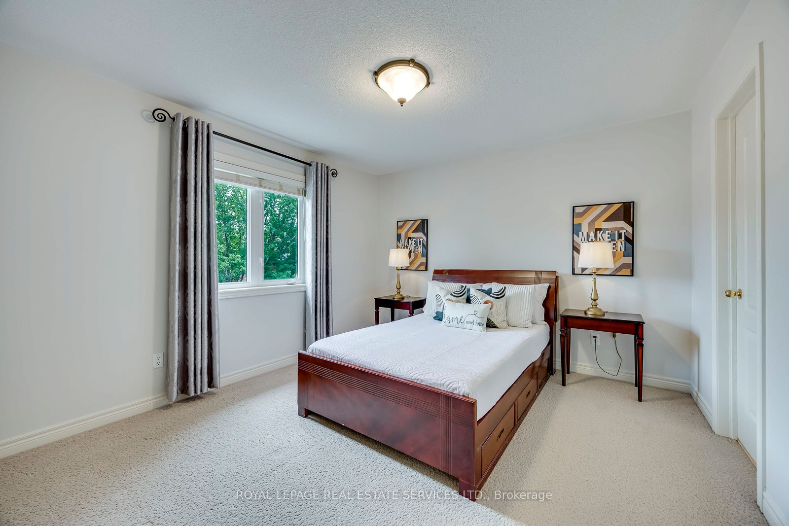 2249 Glazebrook Circle Property Photo 28