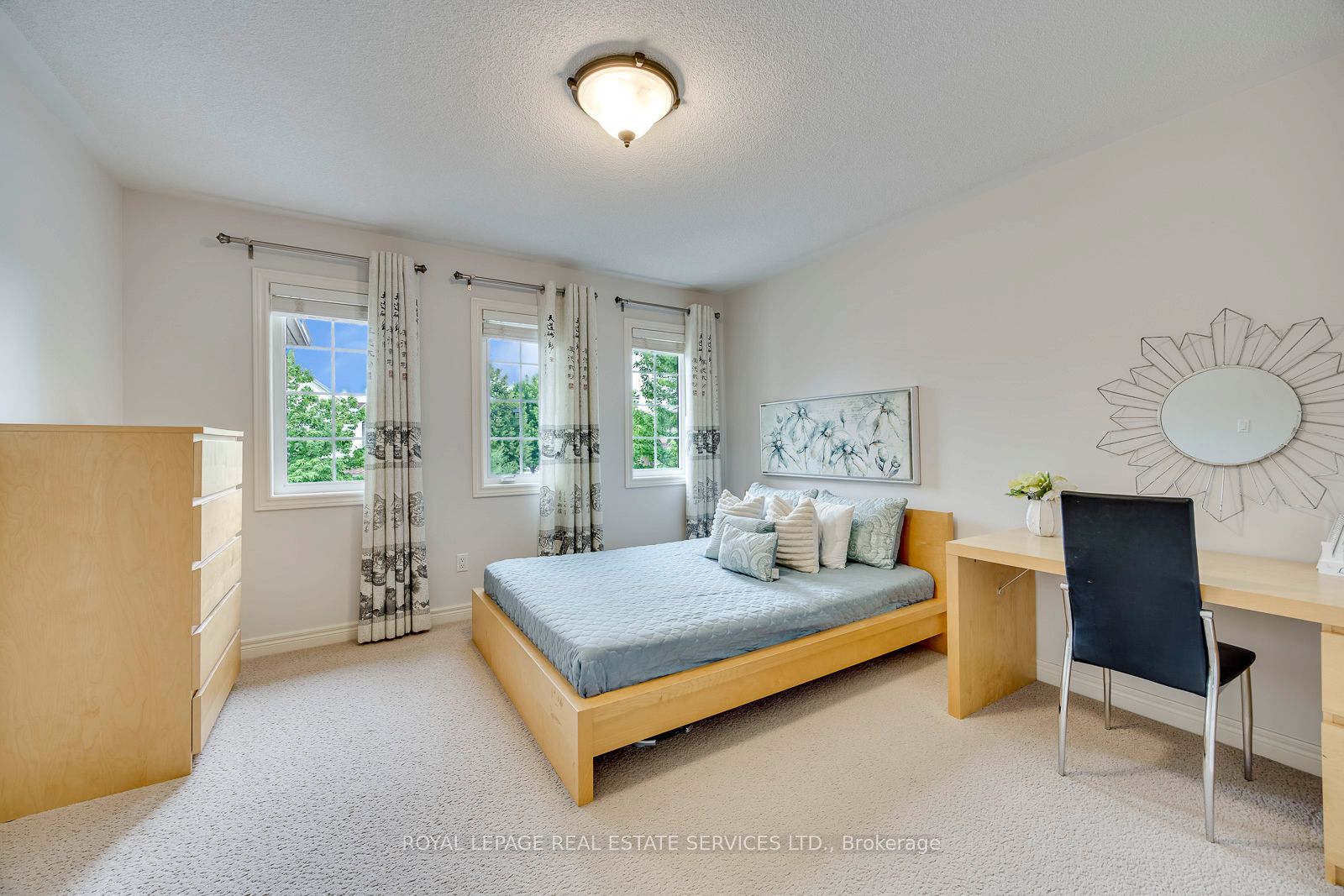 2249 Glazebrook Circle Property Photo 31
