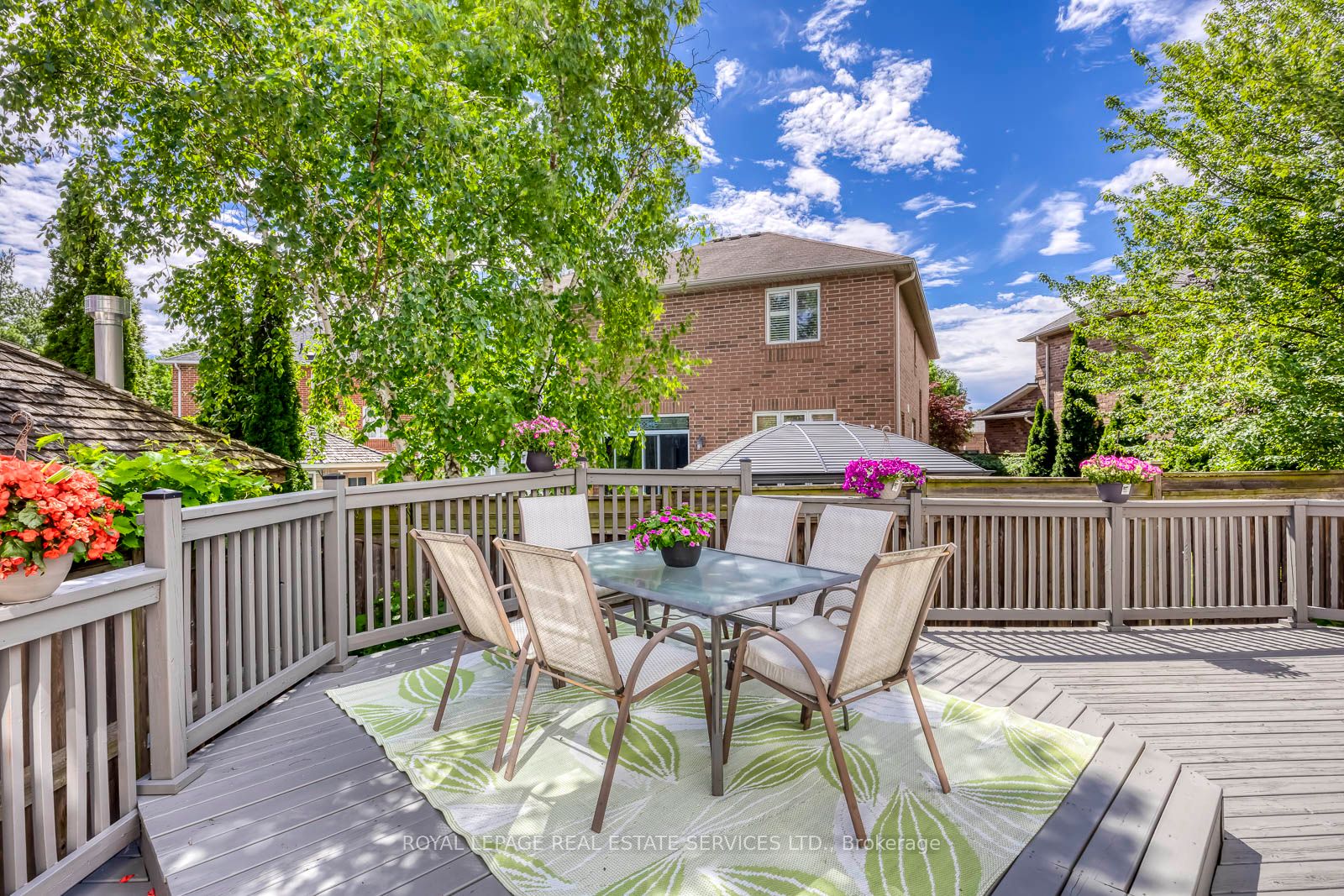 2249 Glazebrook Circle Property Photo 41