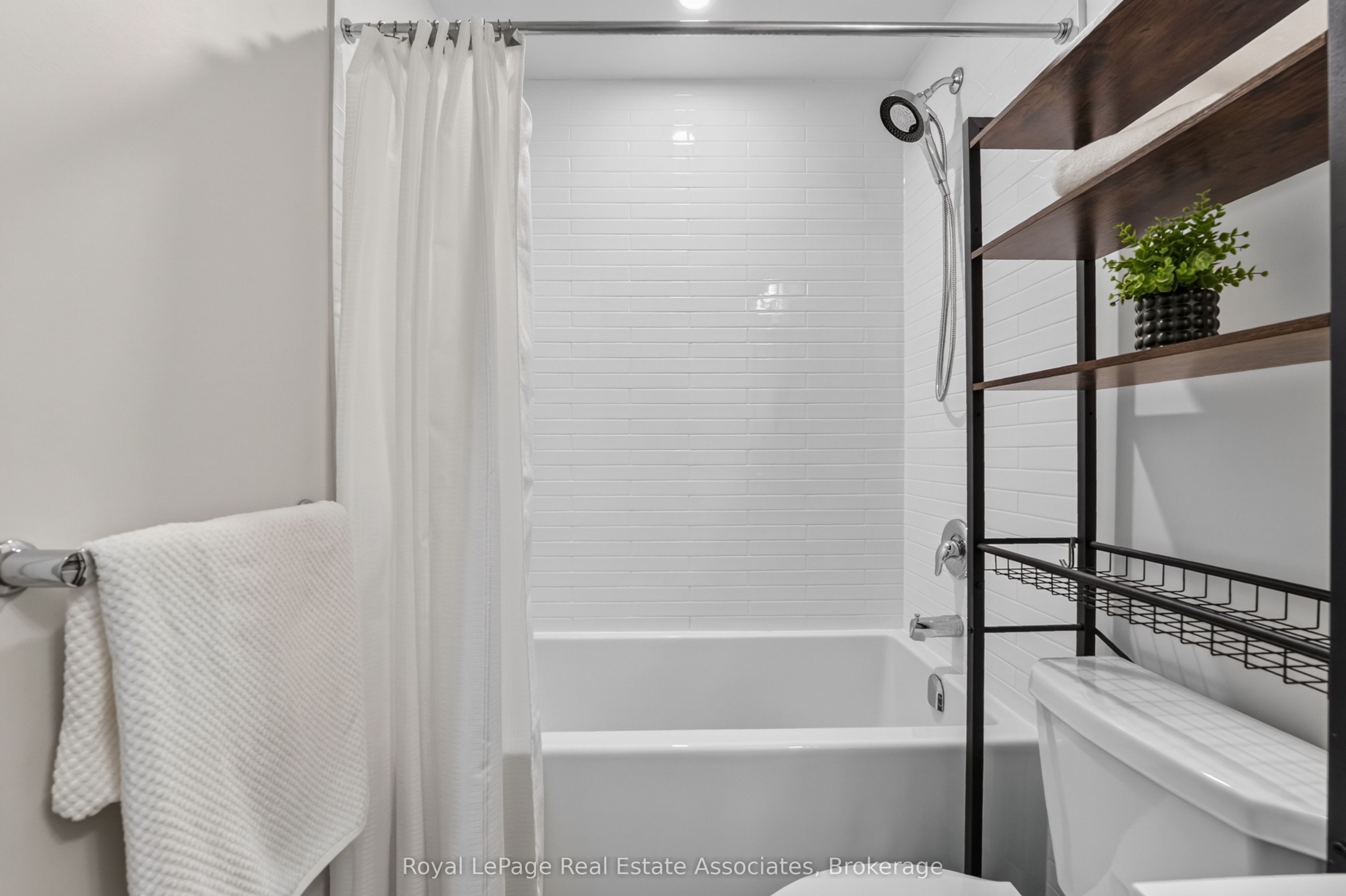 3200 William Coltson Avenue 622 Property Photo 18