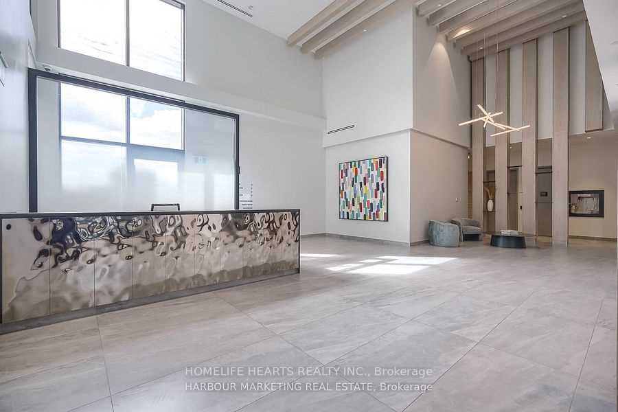86 Dundas Street E 421 Property Photo 4