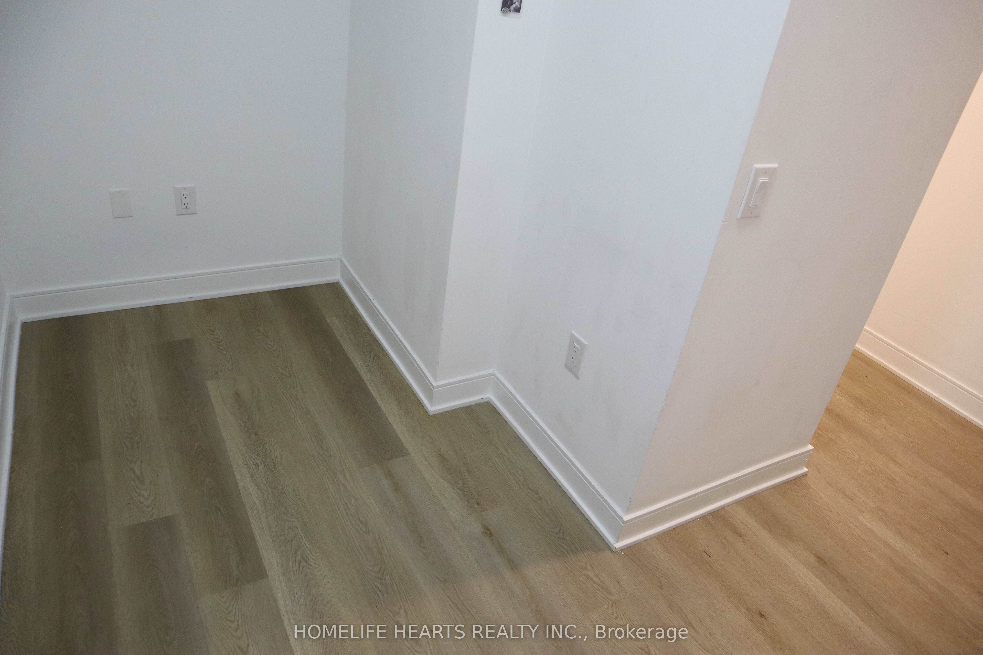 86 Dundas Street E 421 Property Photo 13