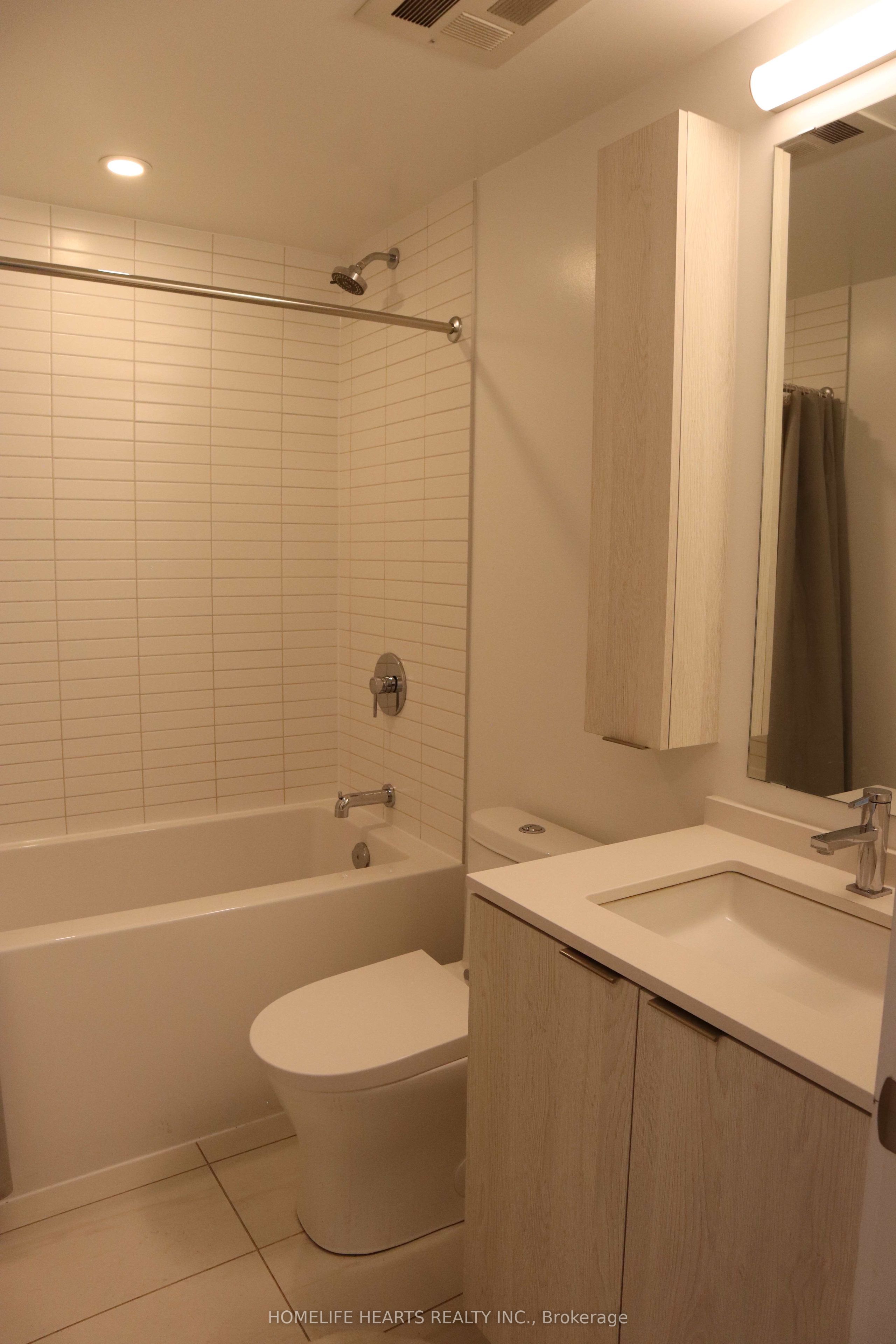 86 Dundas Street E 421 Property Photo 16