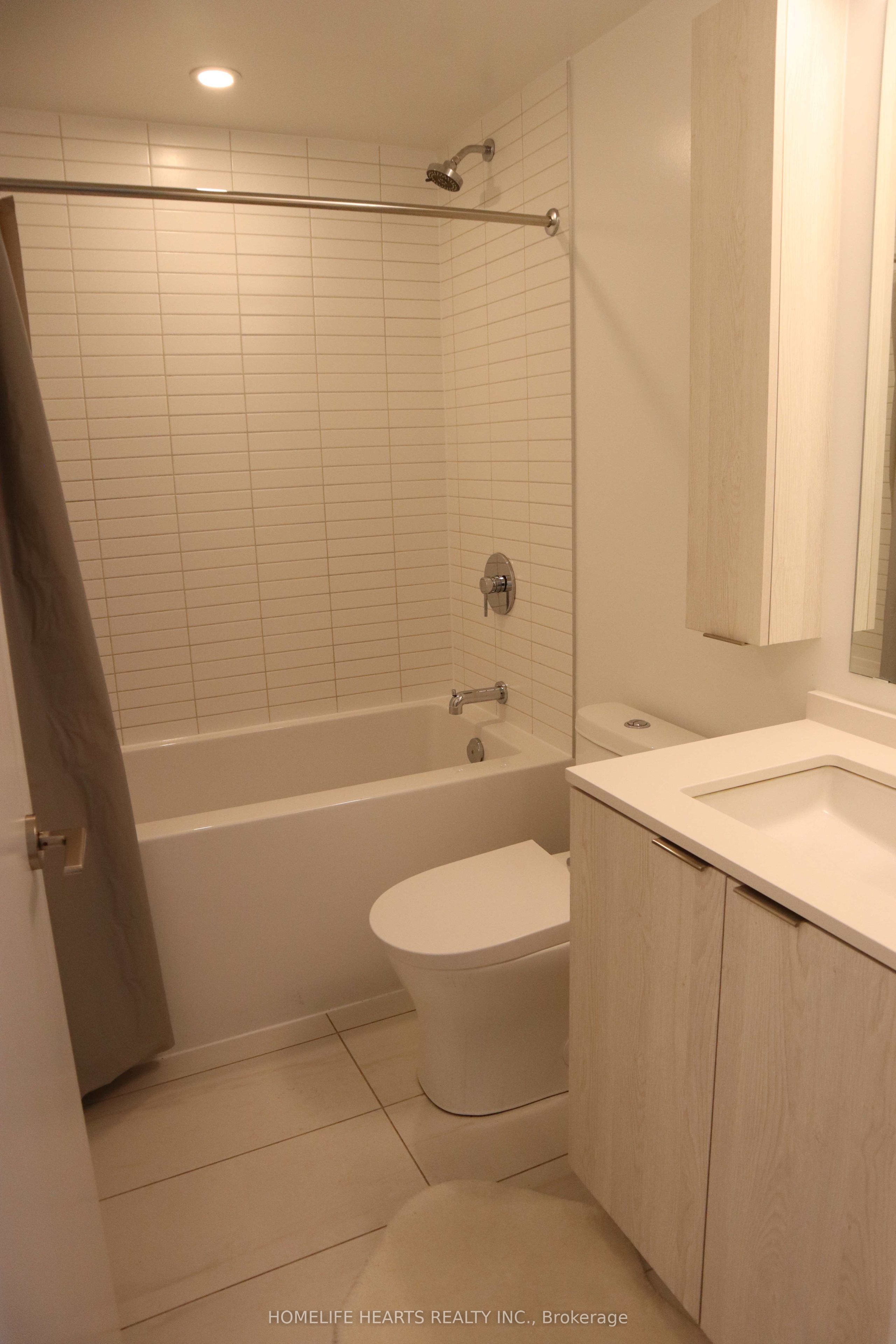 86 Dundas Street E 421 Property Photo 17