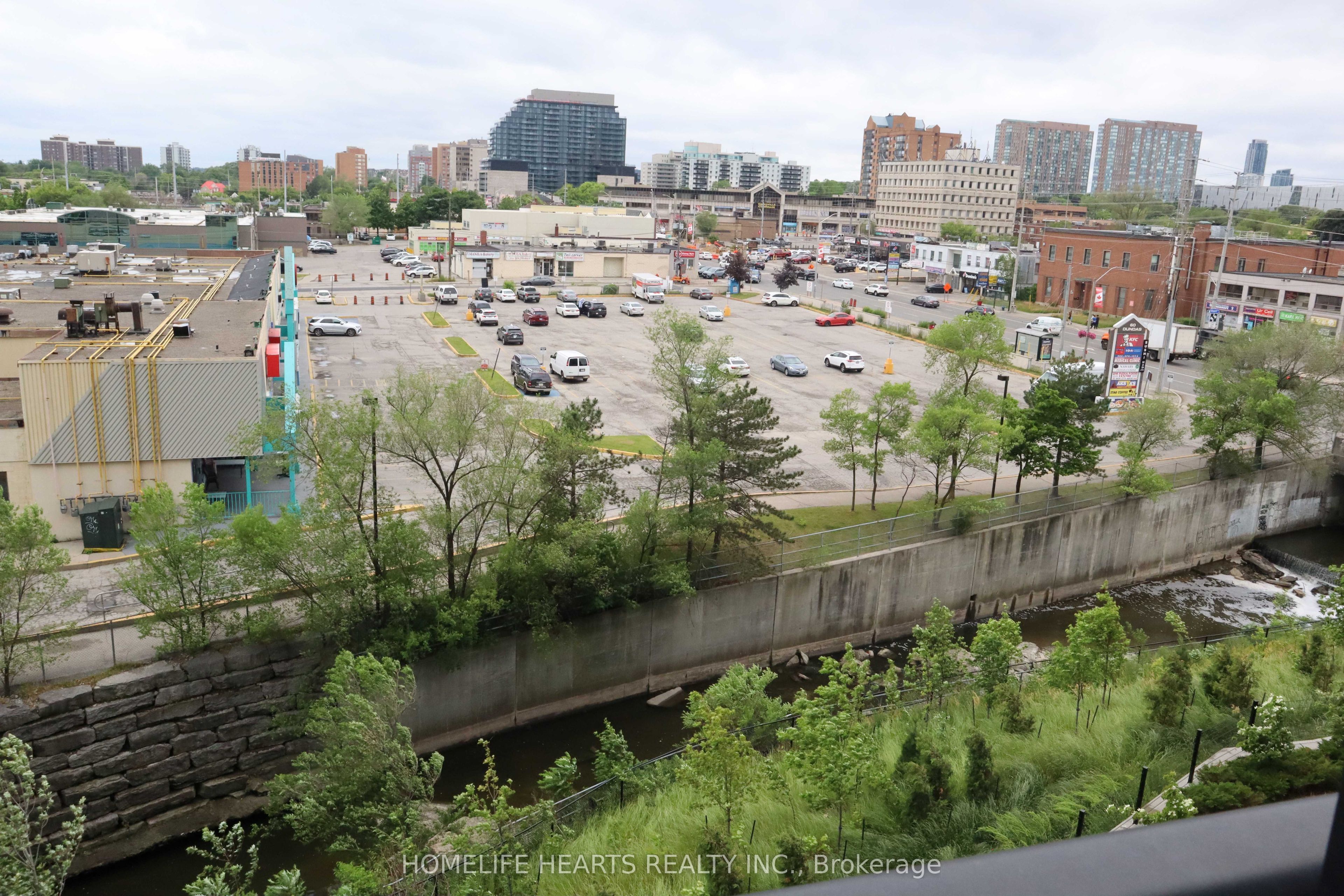 86 Dundas Street E 421 Property Photo 18