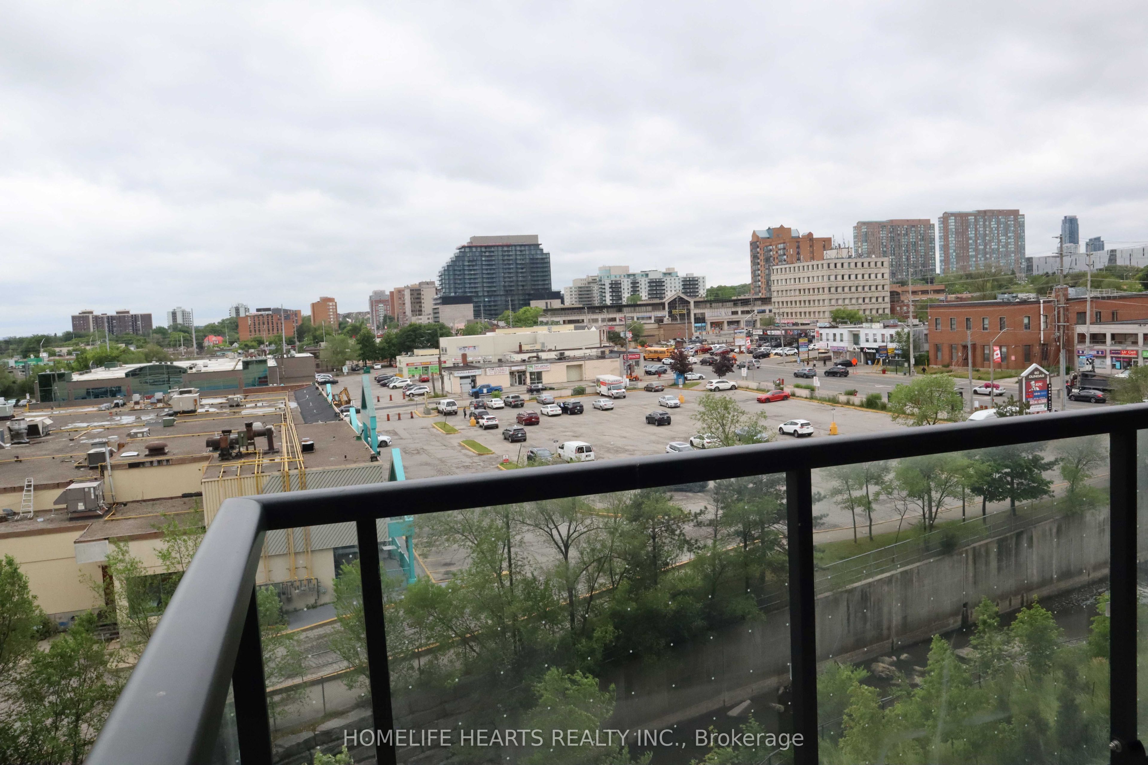 86 Dundas Street E 421 Property Photo 19