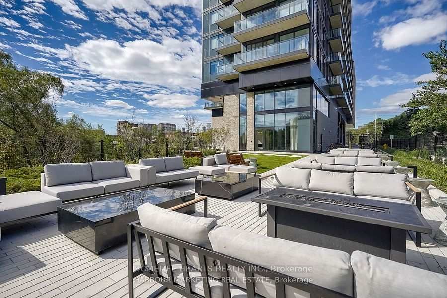 86 Dundas Street E 421 Property Photo 24