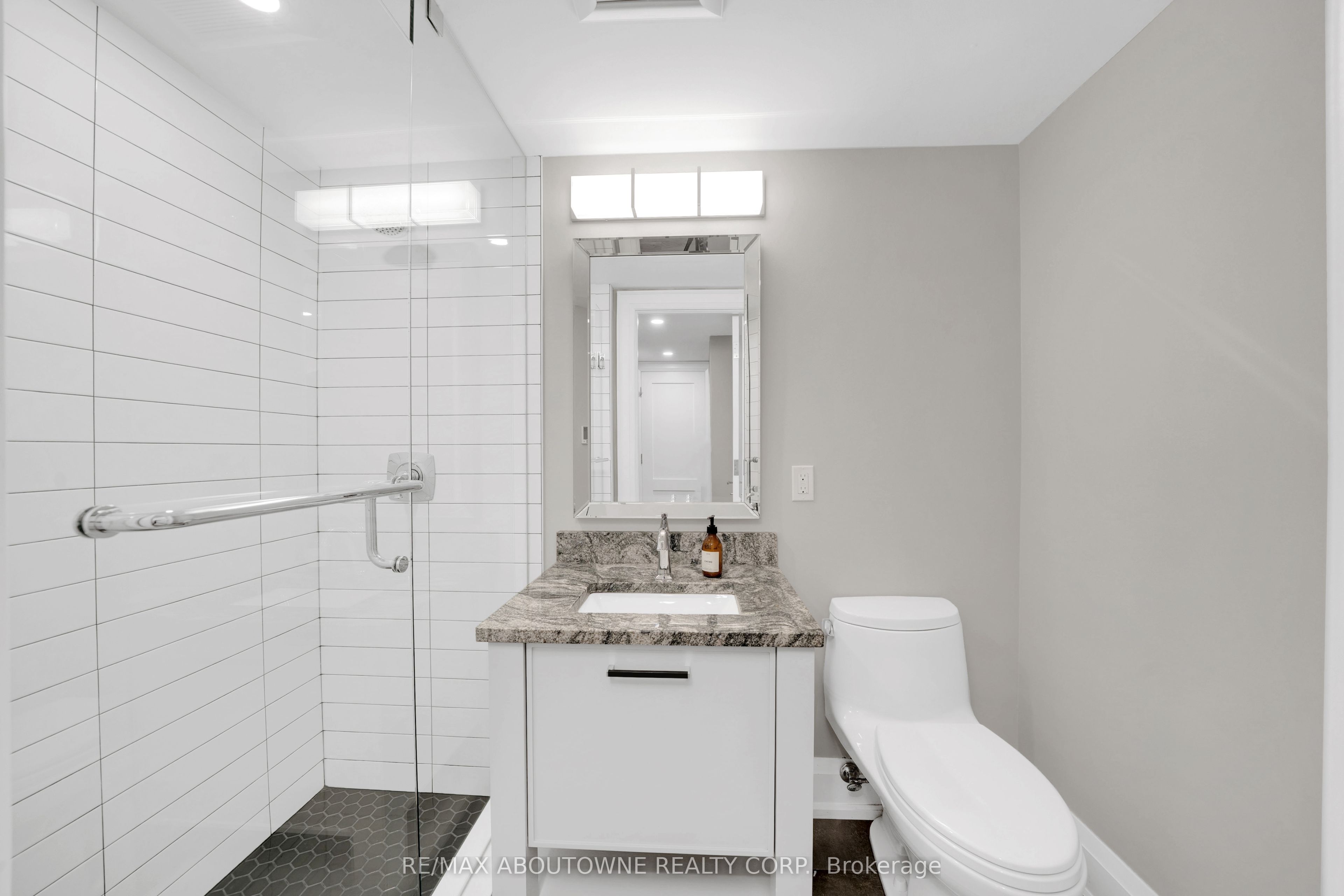 438 Southland Crescent Property Photo 41