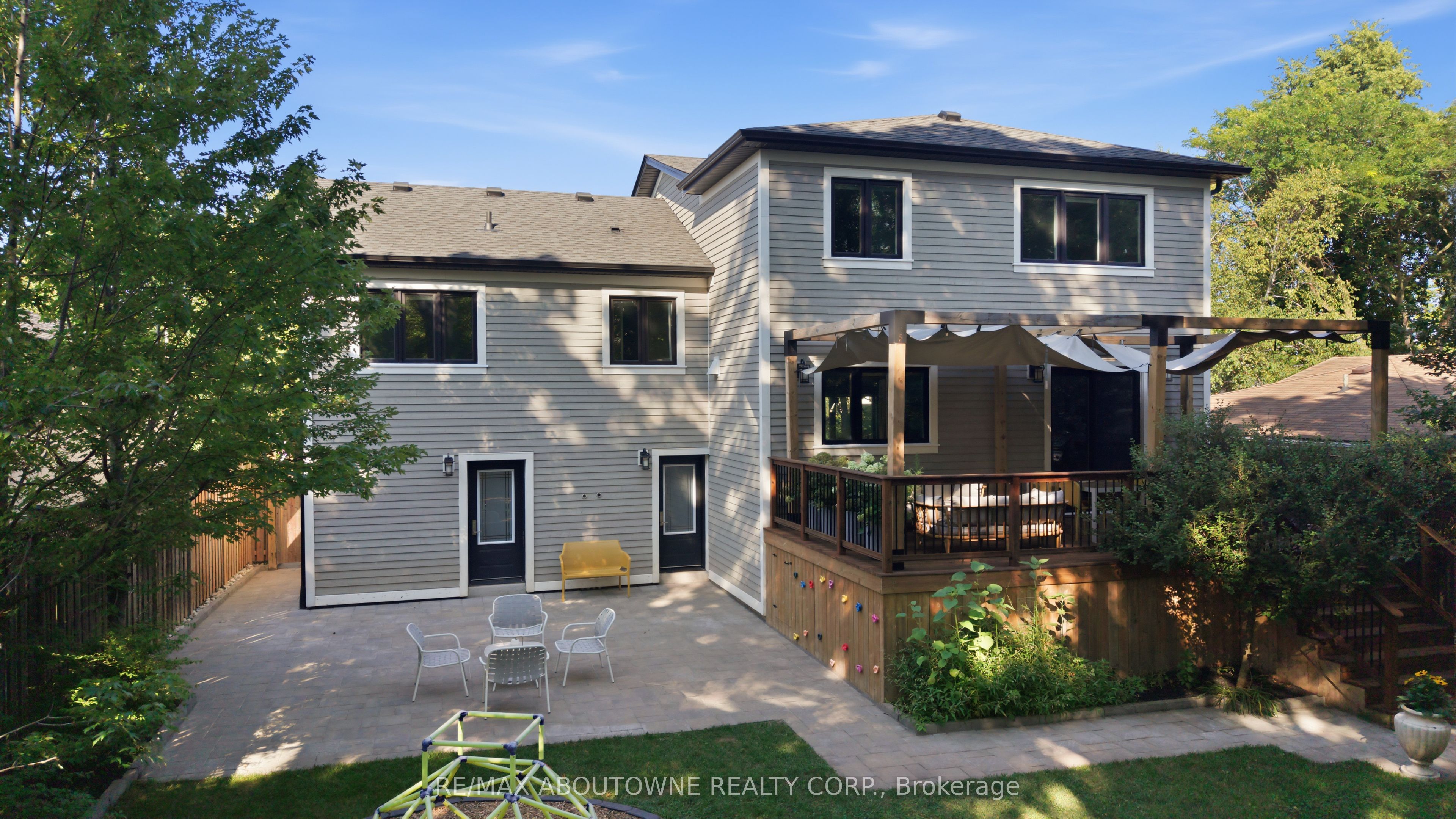 438 Southland Crescent Property Photo 44