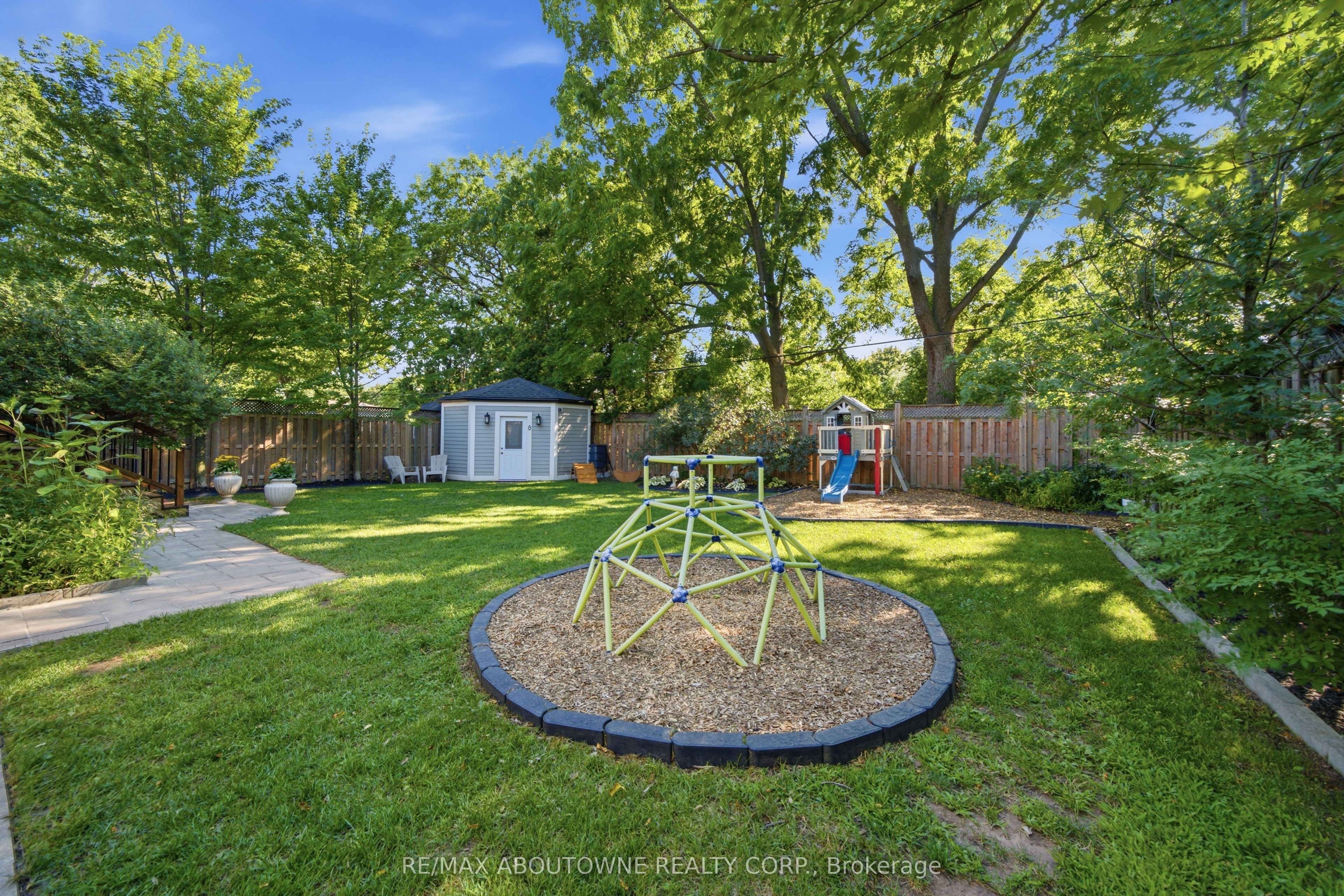 438 Southland Crescent Property Photo 46