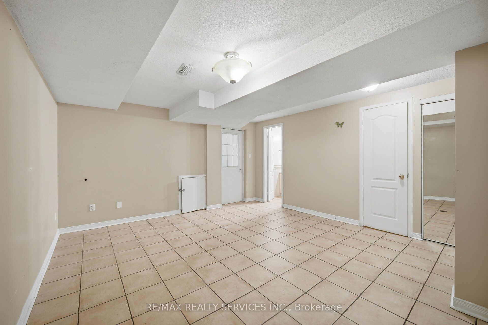 92 Tulip Drive Property Photo 38