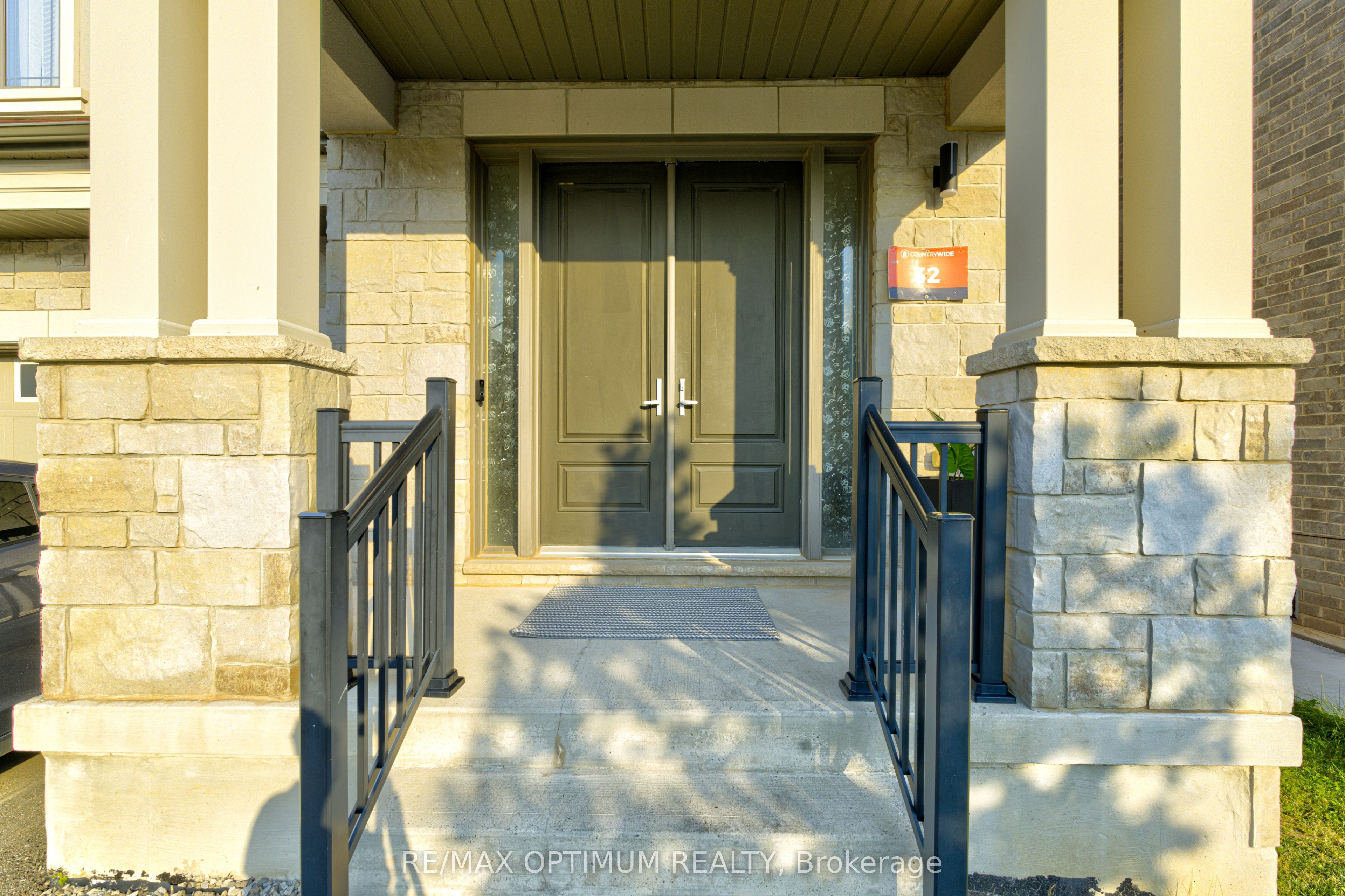 8 Lyle Way Property Photo 2
