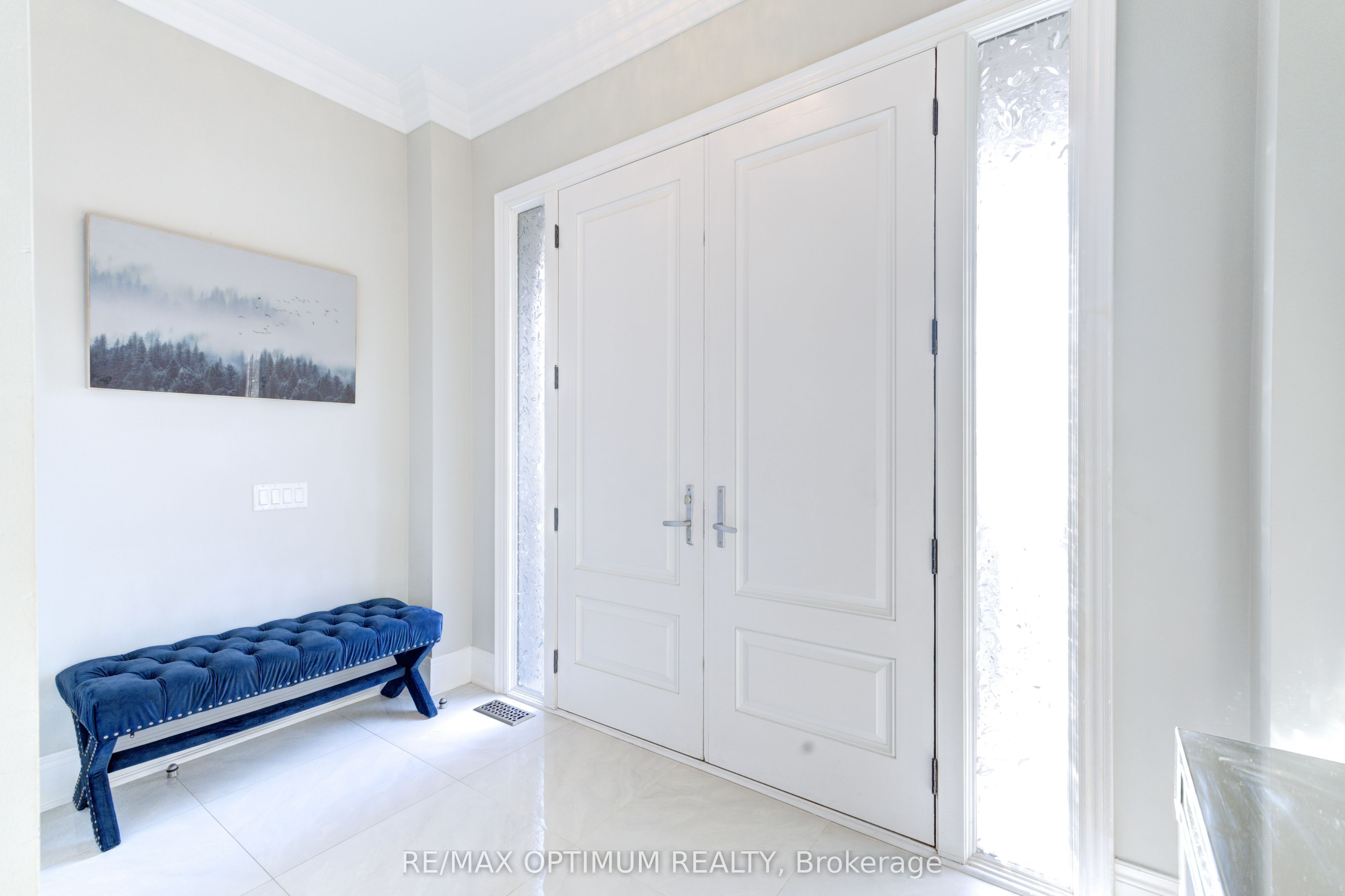 8 Lyle Way Property Photo 3
