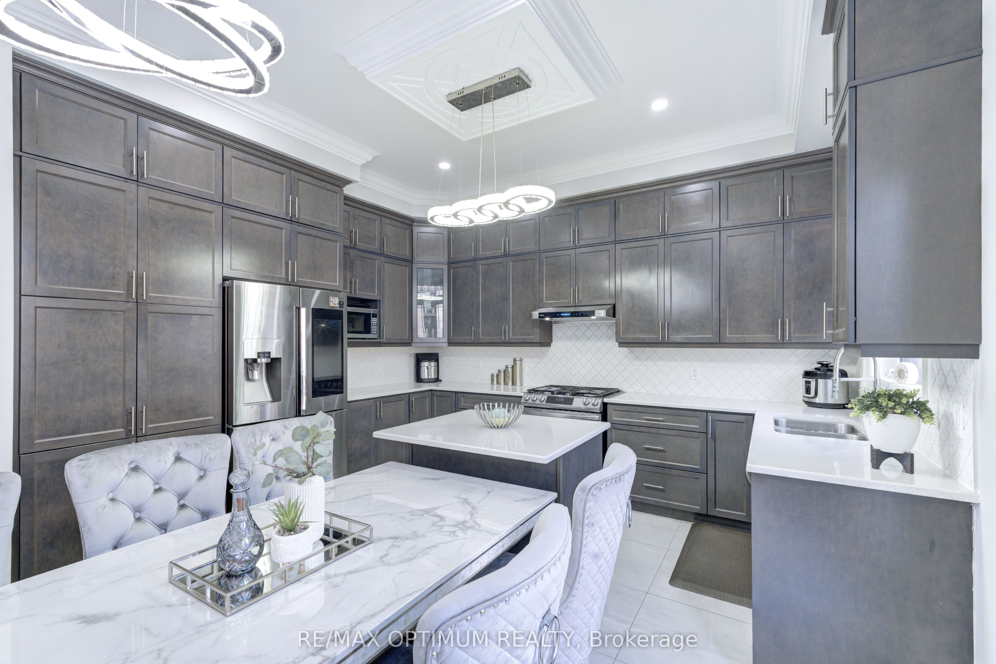8 Lyle Way Property Photo 12