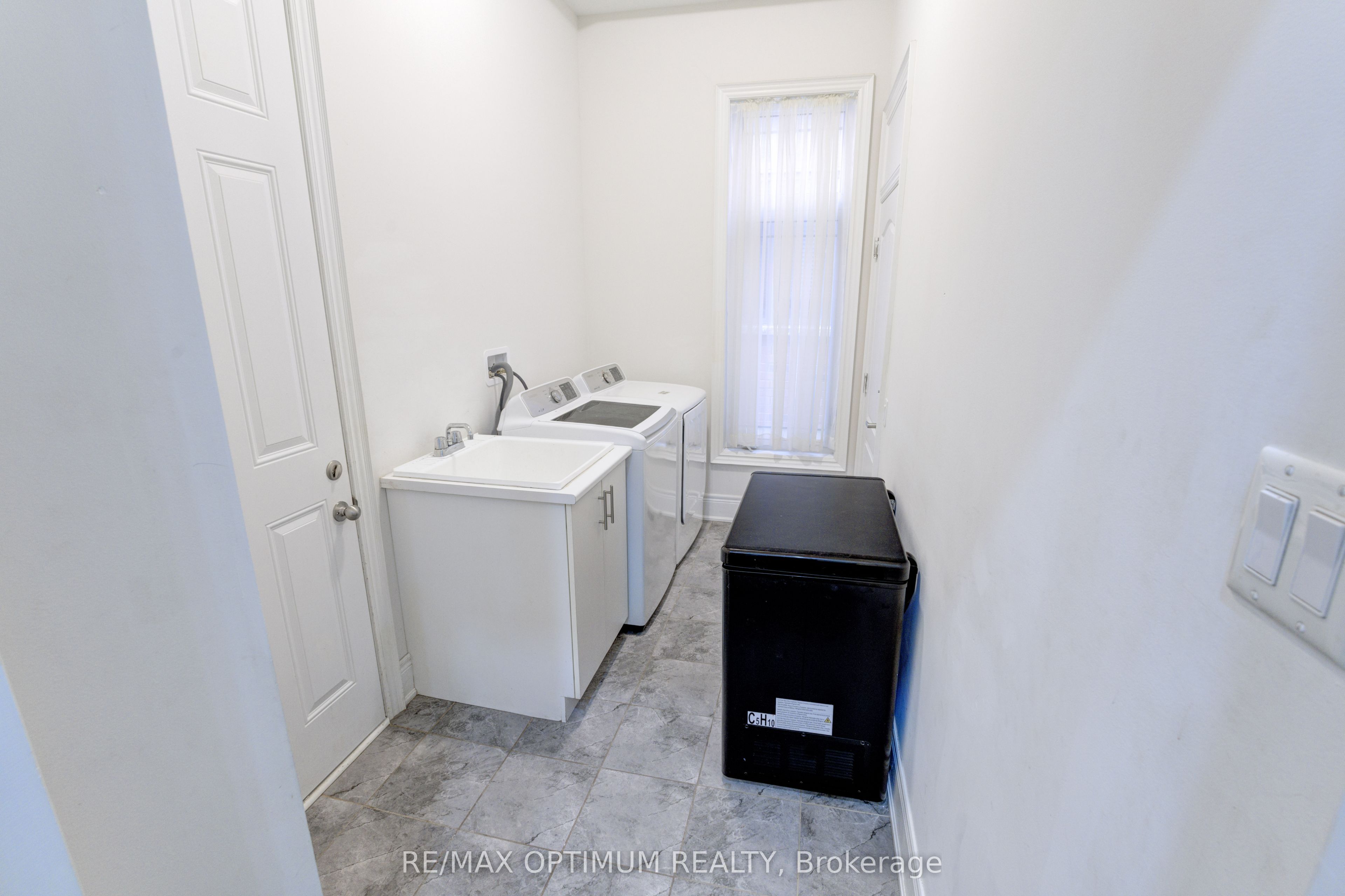 8 Lyle Way Property Photo 16