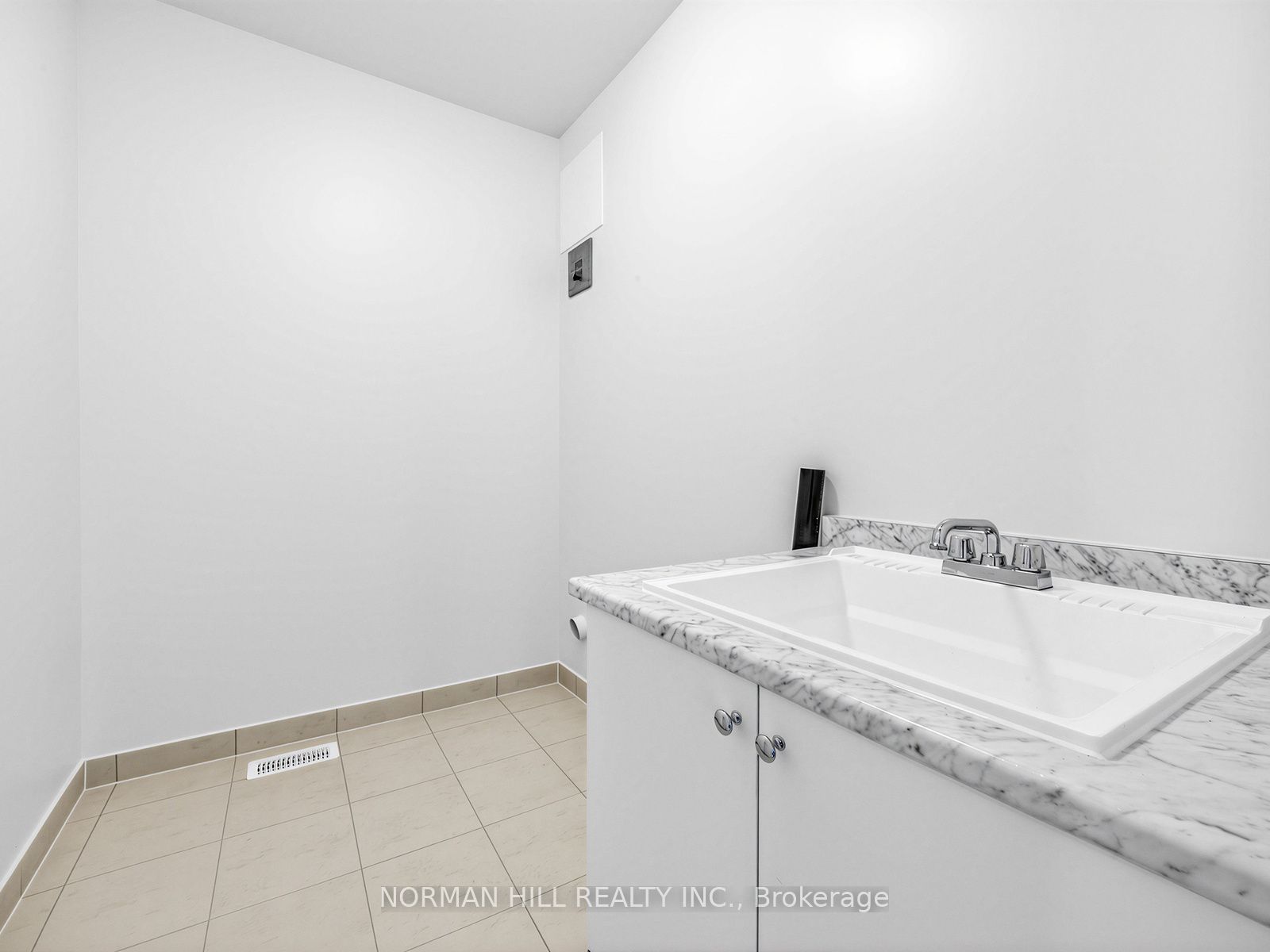 13 Guildhouse Drive Property Photo 24