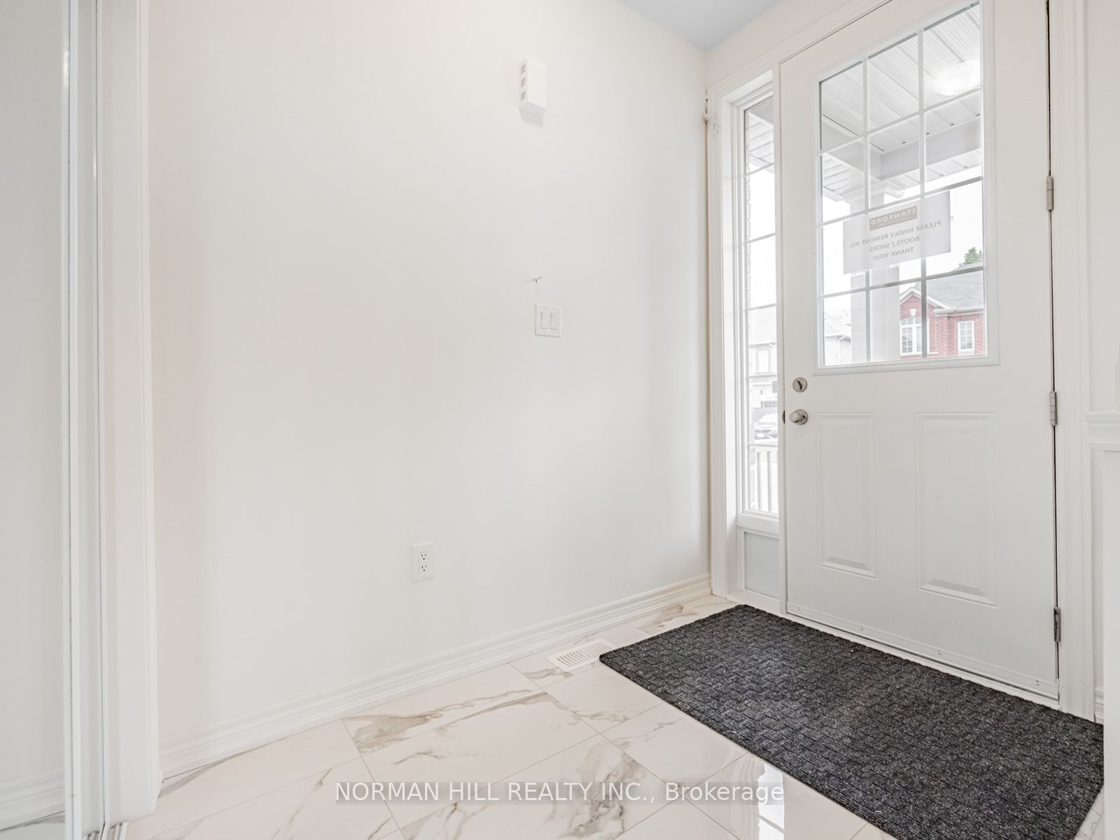 27 Unwind Crescent Property Photo 3