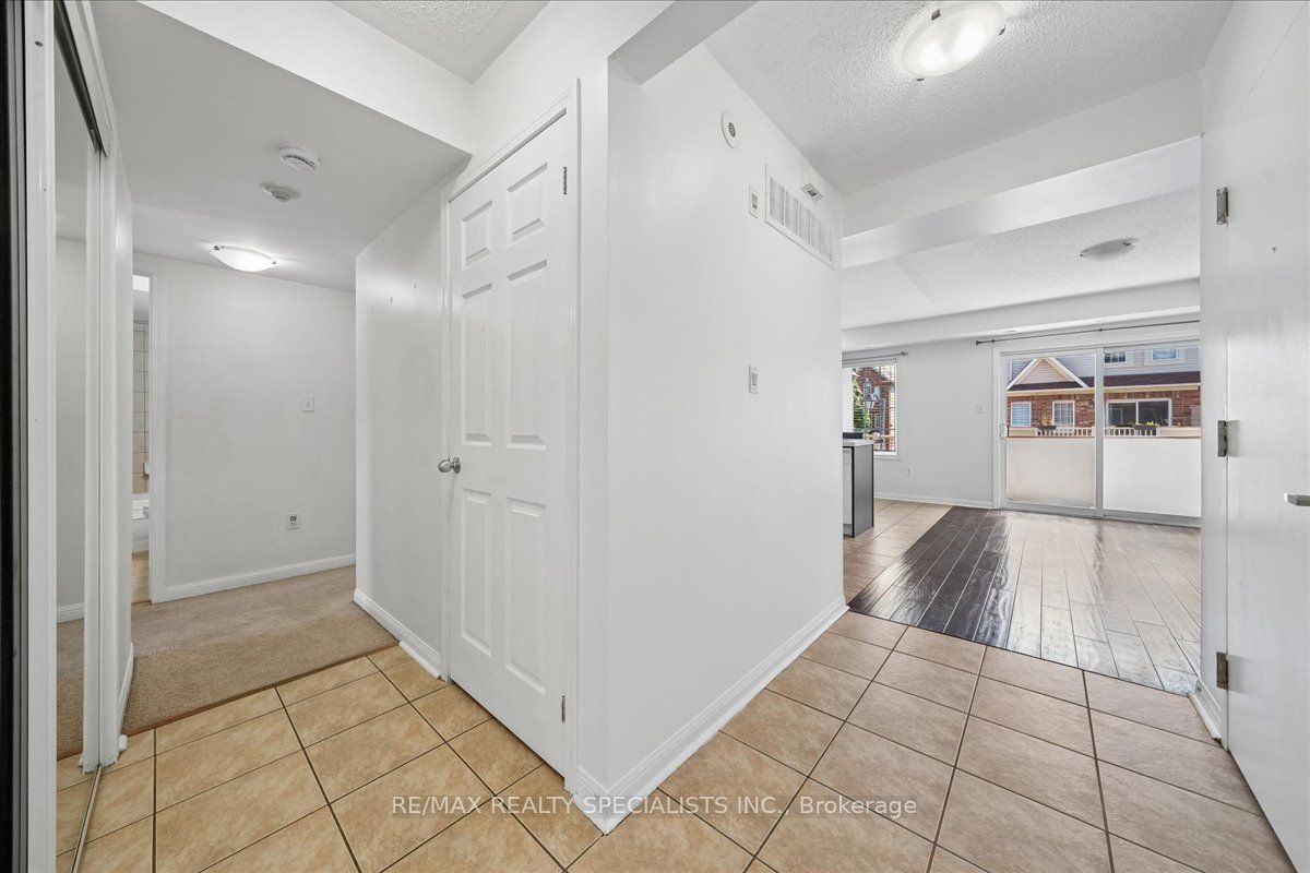 614 Shoreline Drive 5 Property Photo 12