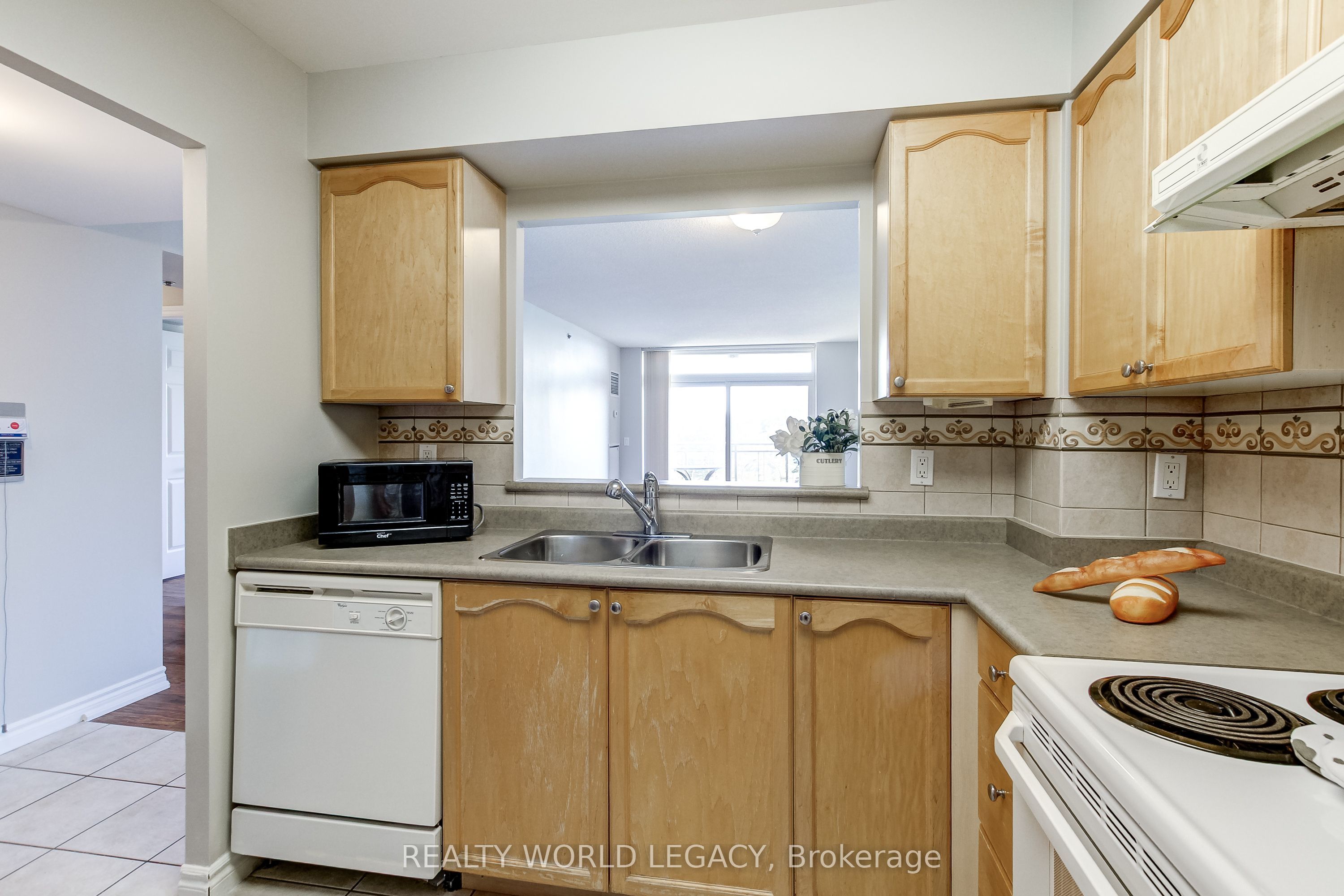 100 Burloak Drive 1414 Property Photo 6