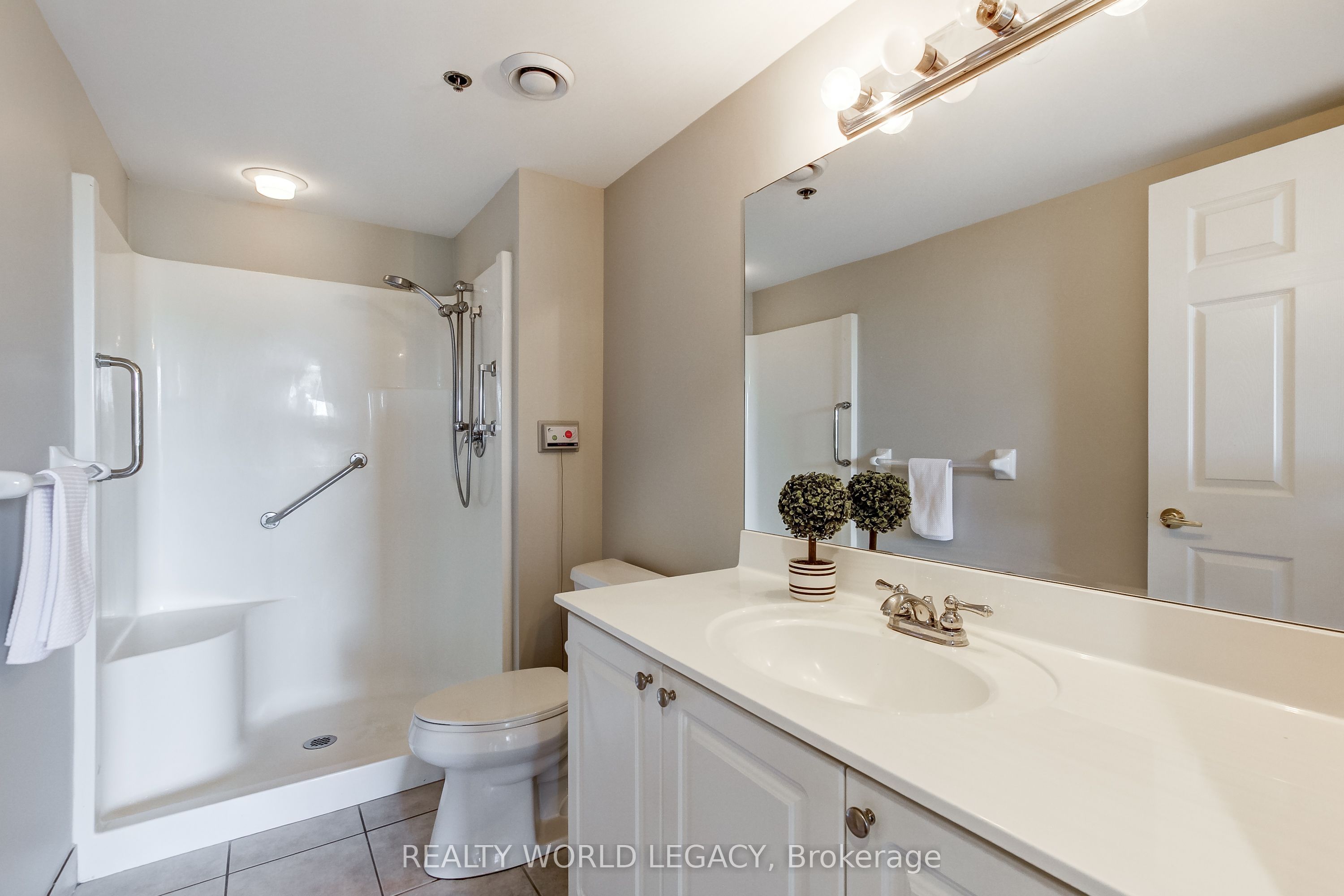 100 Burloak Drive 1414 Property Photo 17