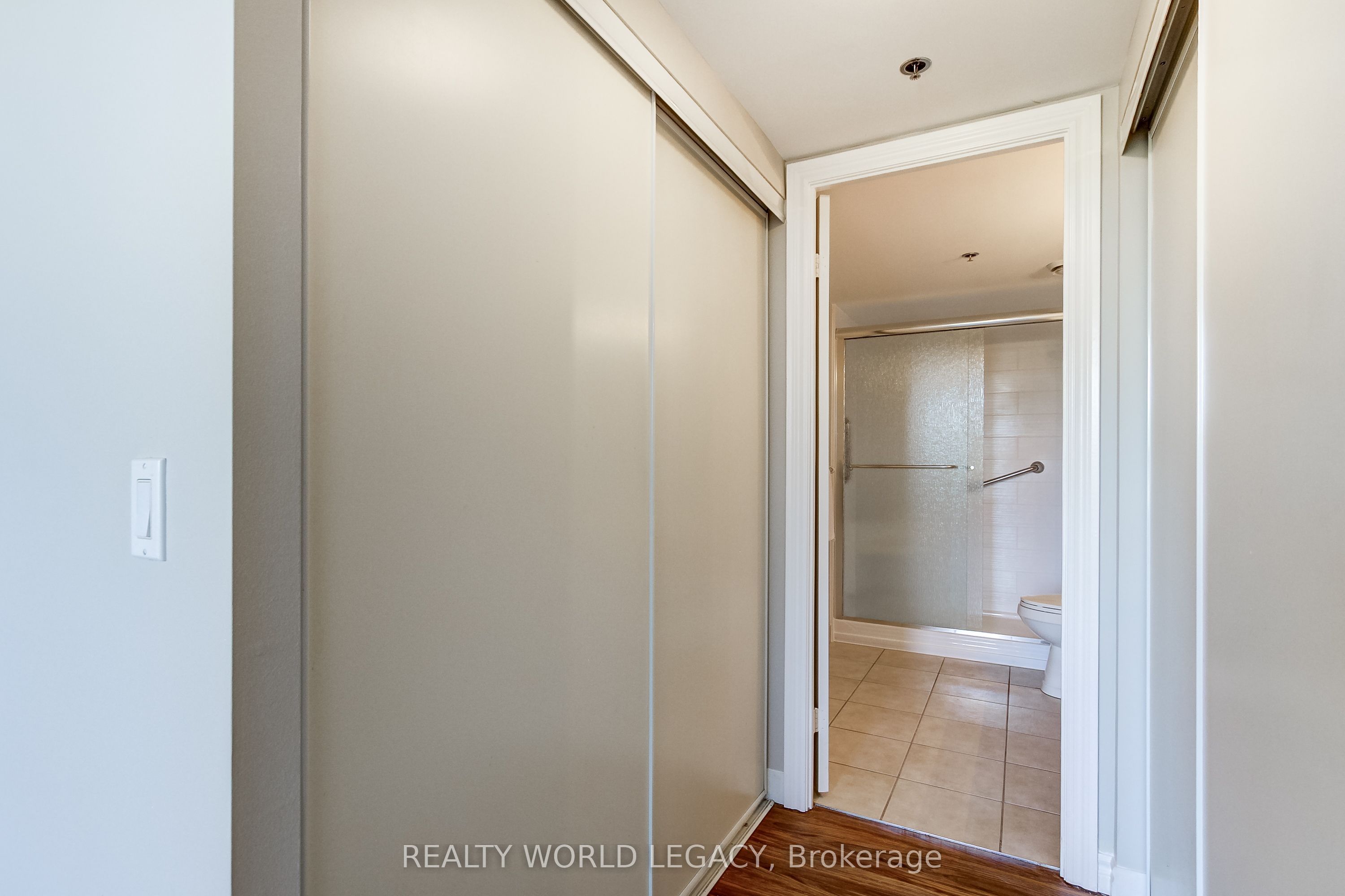100 Burloak Drive 1414 Property Photo 25
