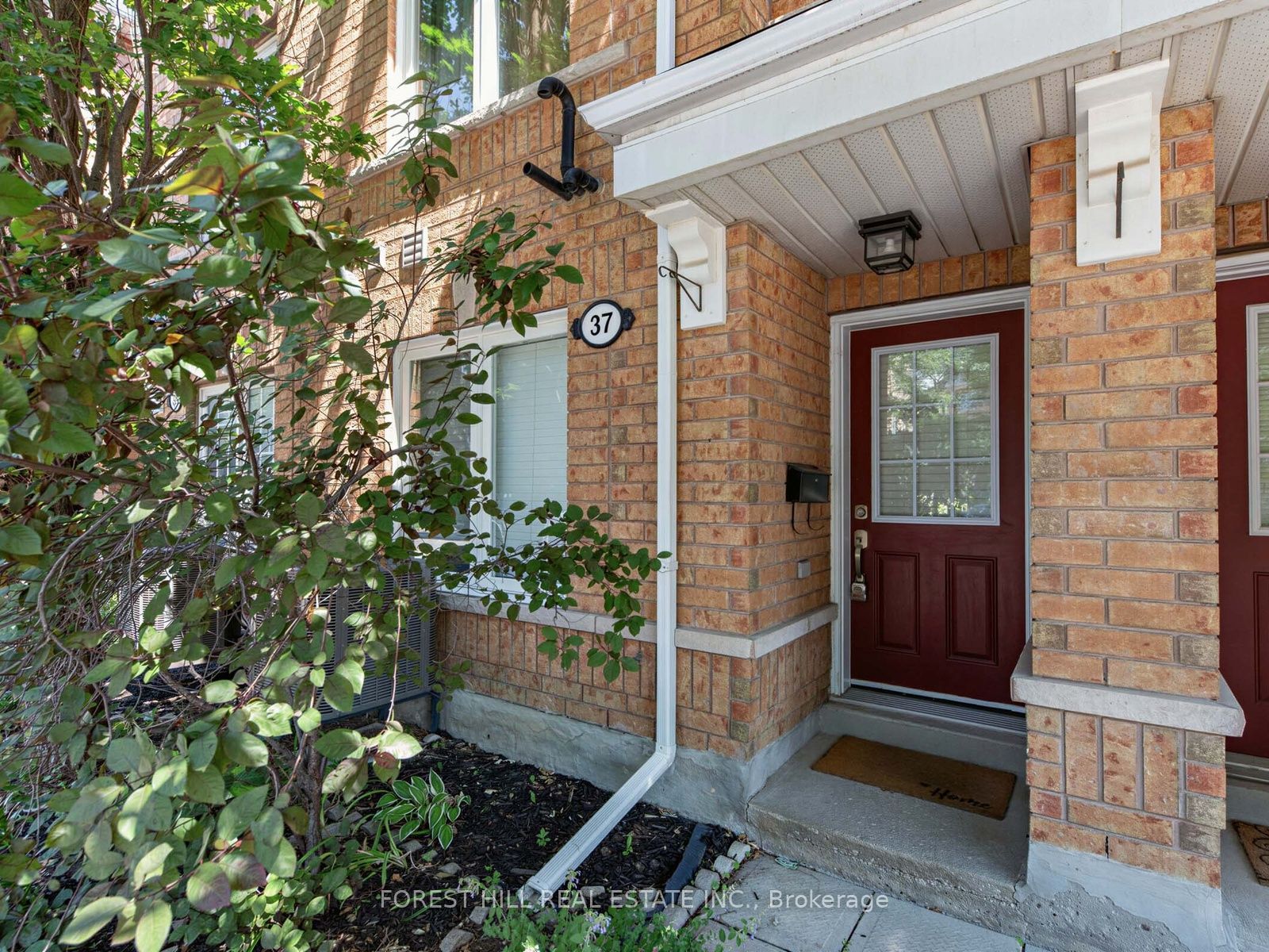 37 Birdstone Crescent Property Photo 2