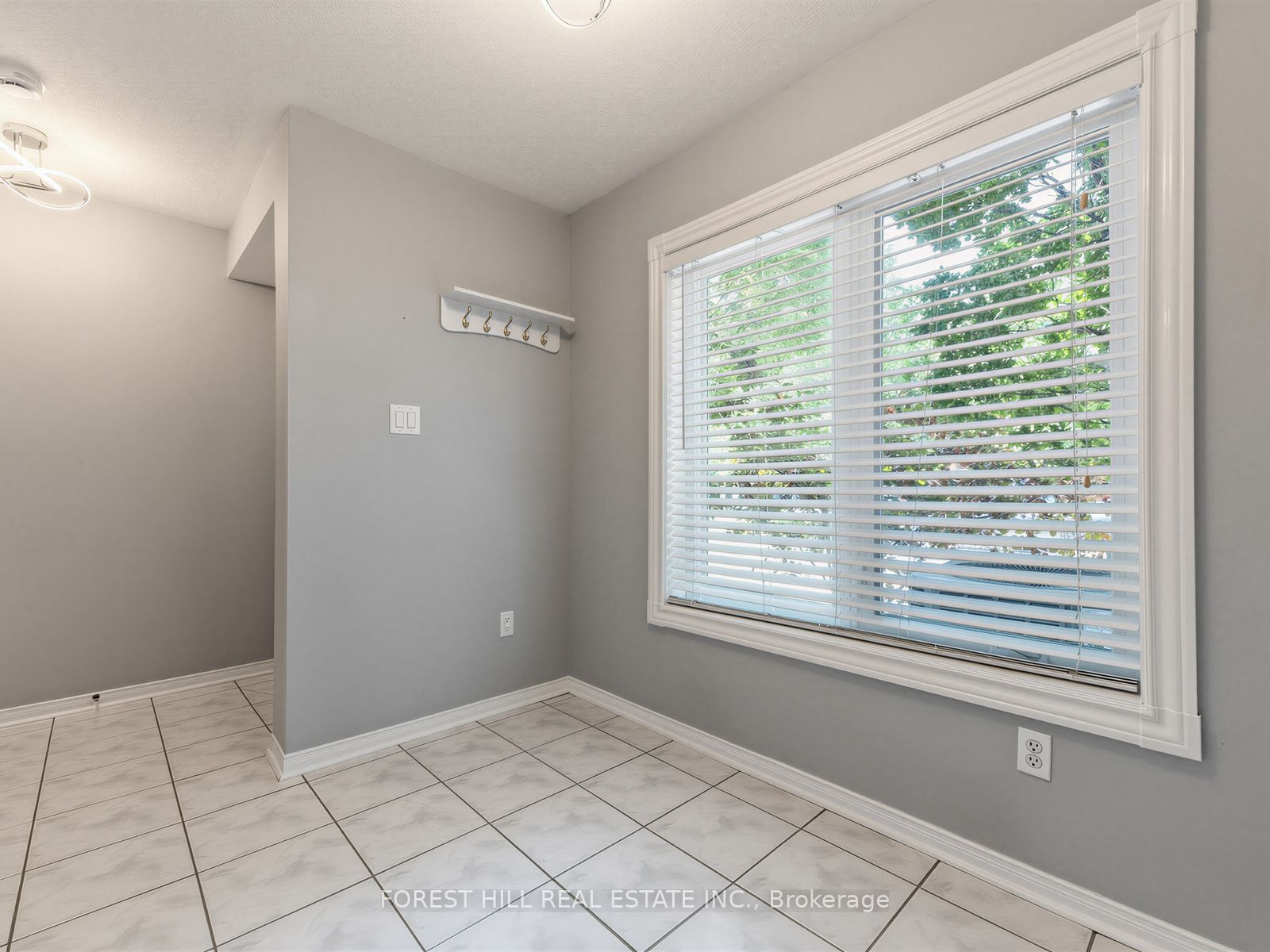 37 Birdstone Crescent Property Photo 6