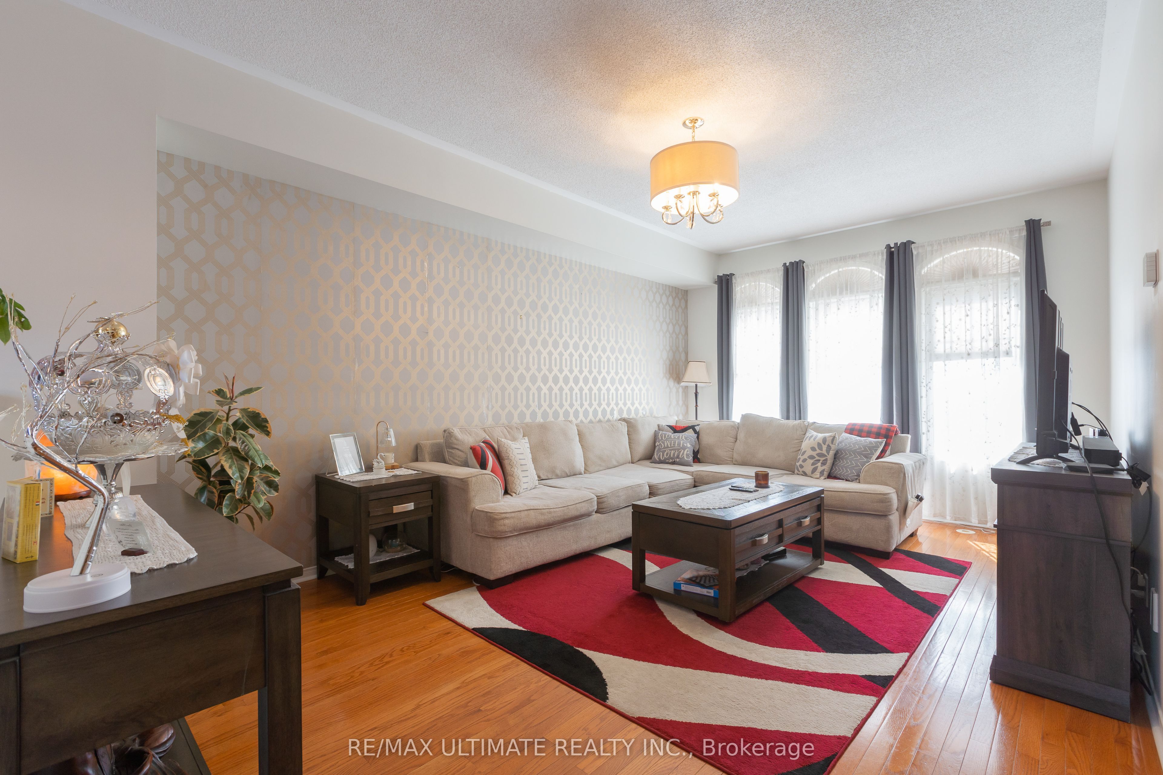 6560 Opera Glass Crescent Property Photo 6