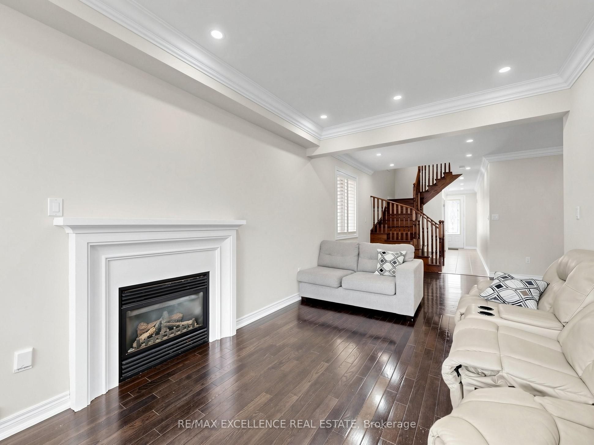 61 Campwood Crescent Property Photo 8