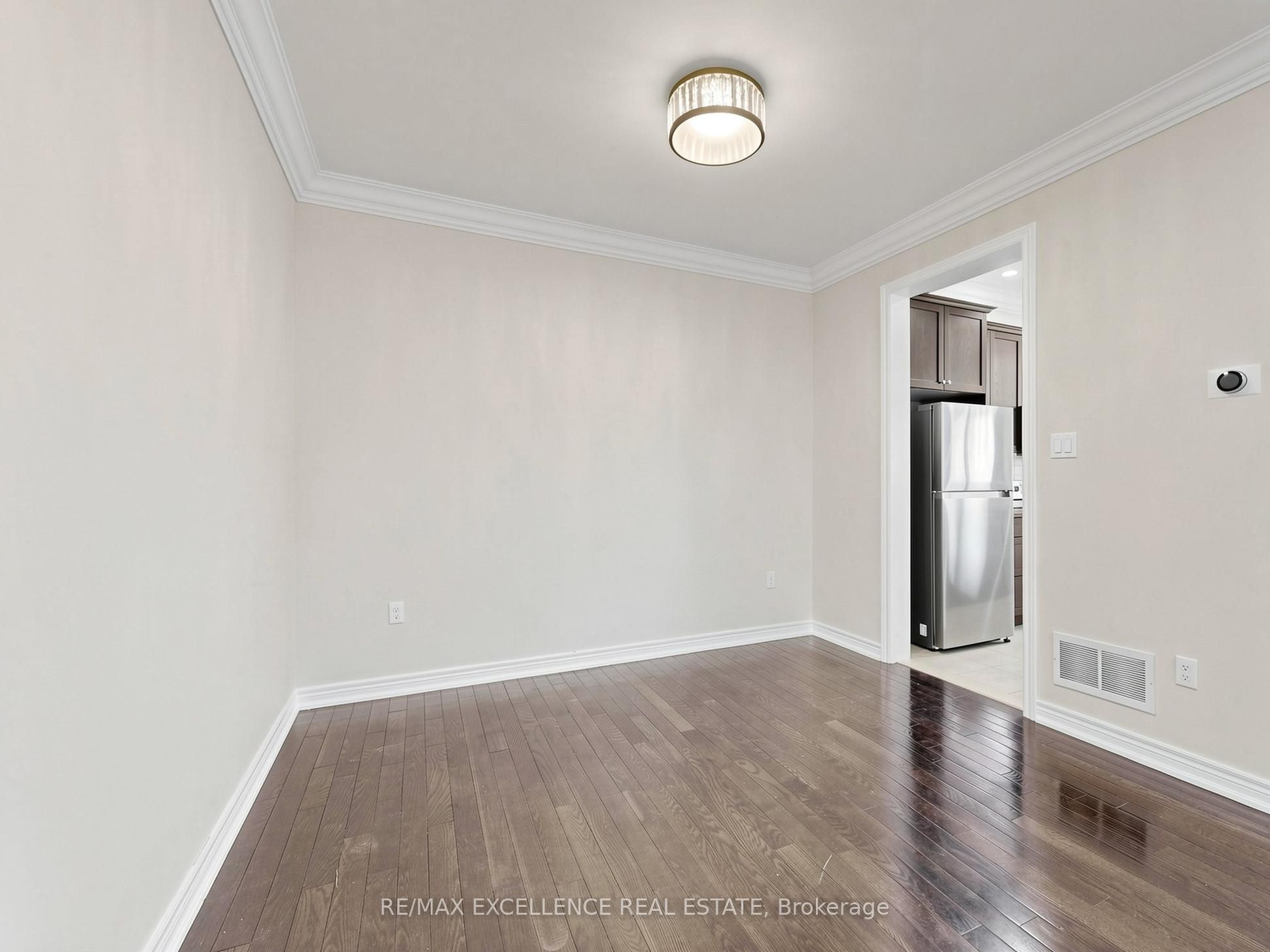 61 Campwood Crescent Property Photo 9
